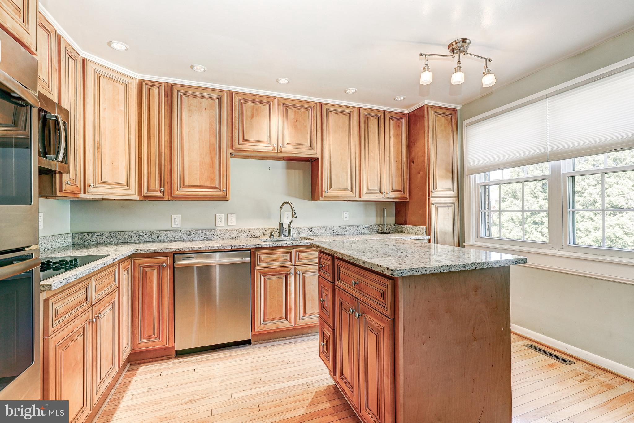 DULANEY TOWERS - Residential