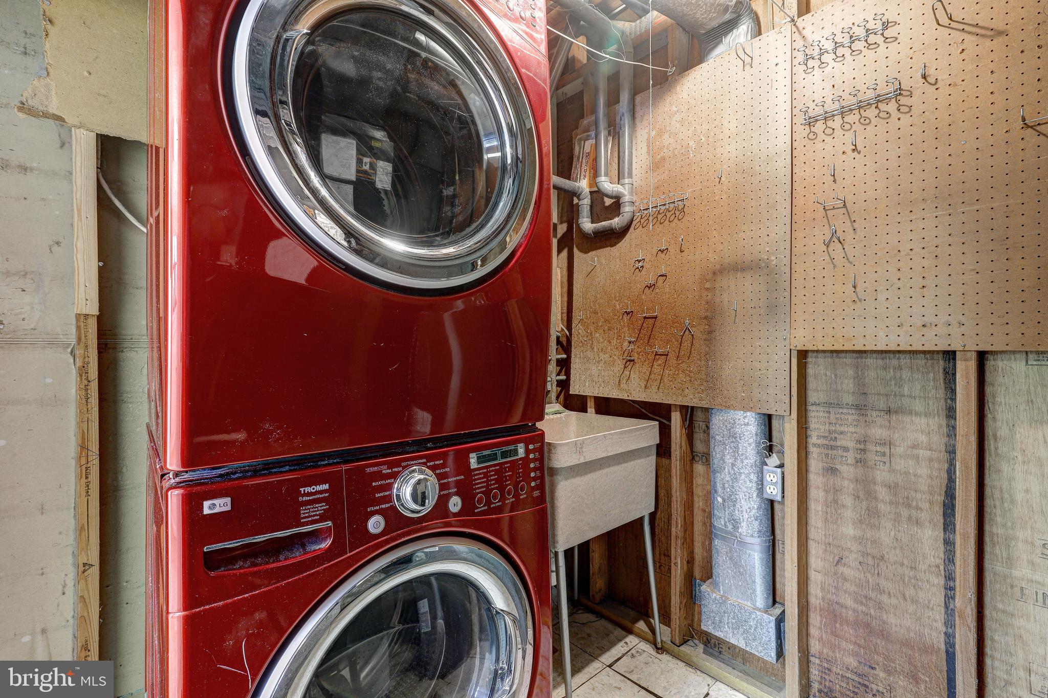 DULANEY TOWERS - Residential