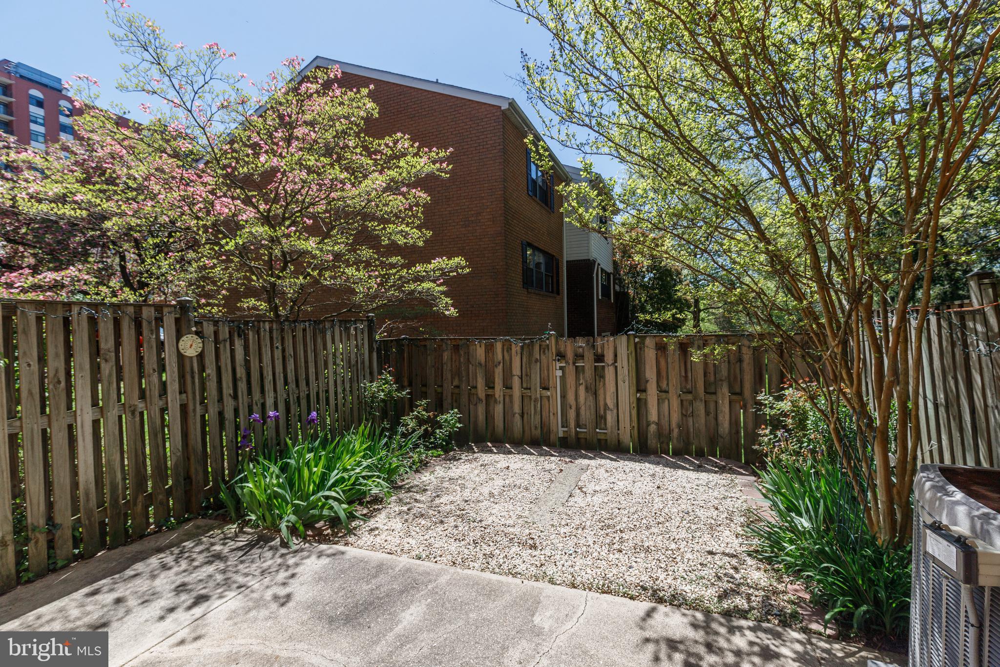 DULANEY TOWERS - Residential