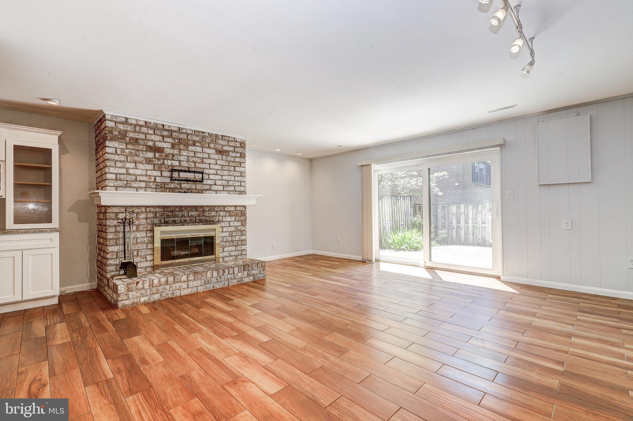 DULANEY TOWERS - Residential