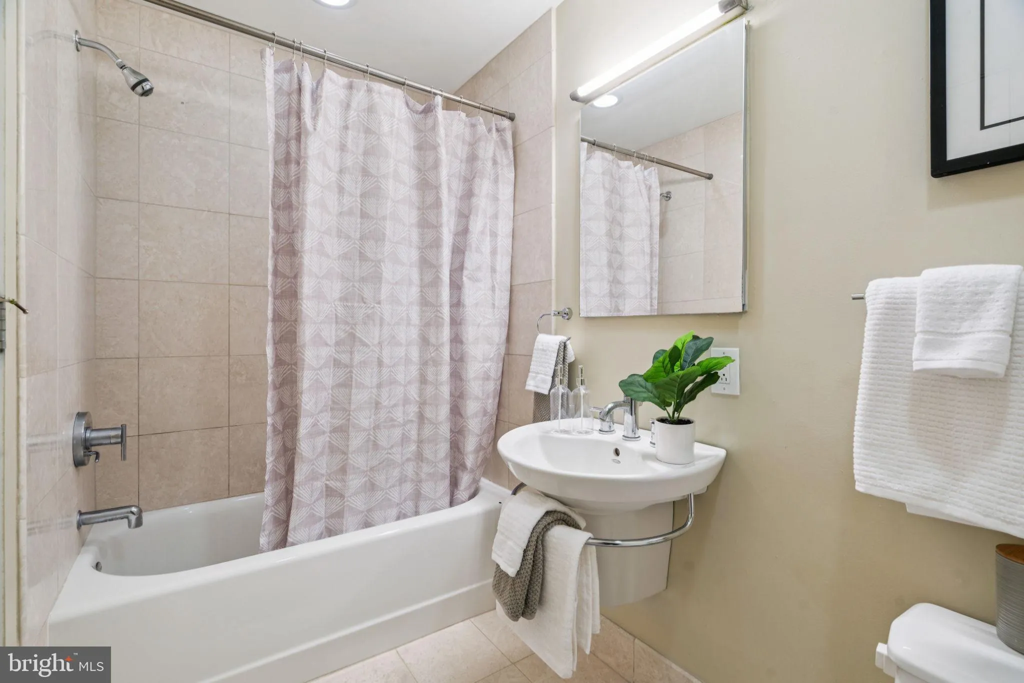 Philadelphia, Pennsylvania 19107, United States, 1 Bedroom Bedrooms, ,1 BathroomBathrooms,Residential,Active,145227