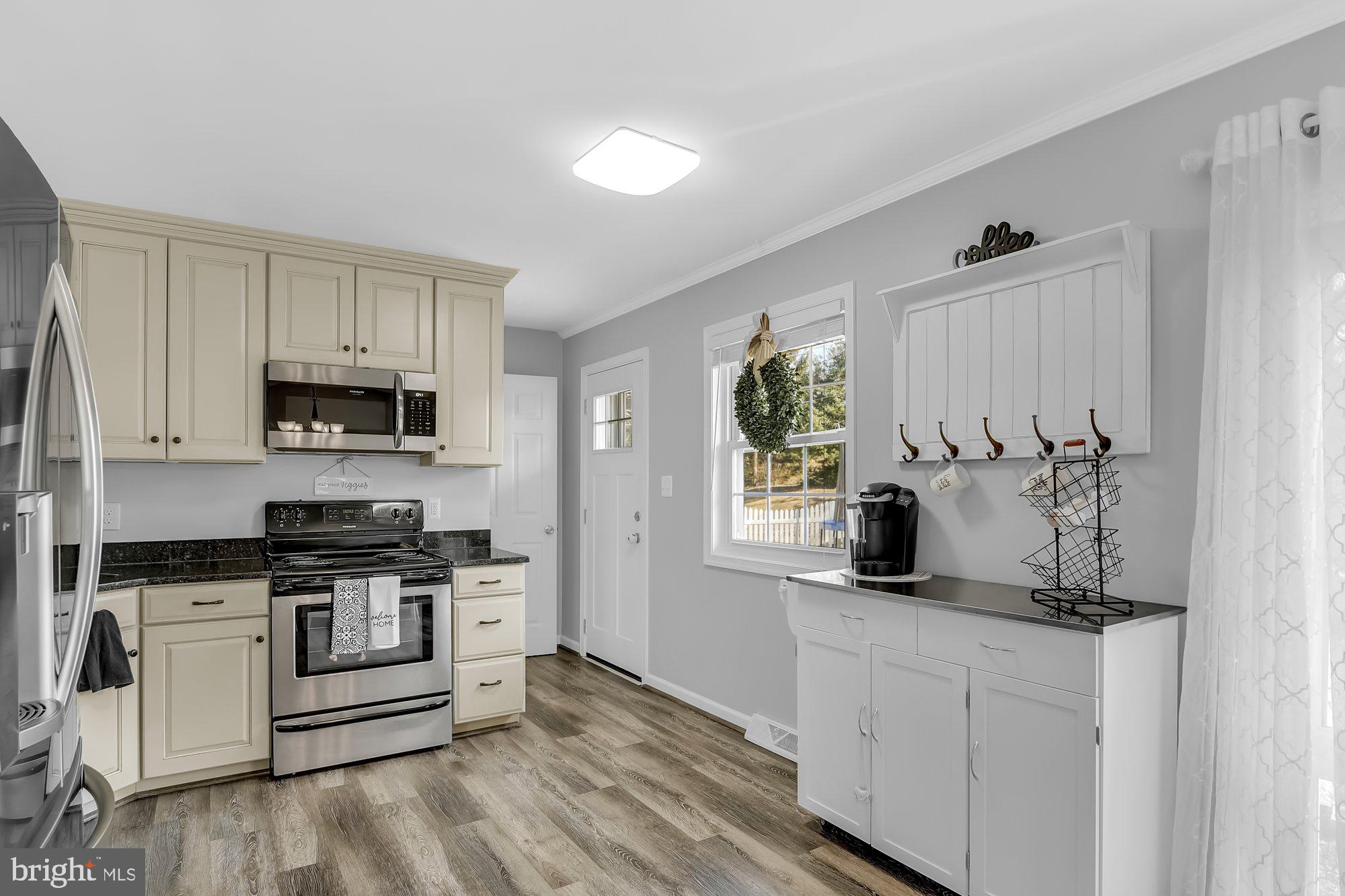 WAKEFIELD MEADOWS - Residential