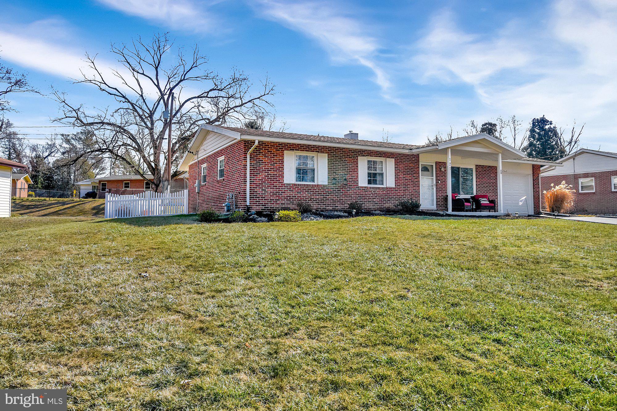 WAKEFIELD MEADOWS - Residential