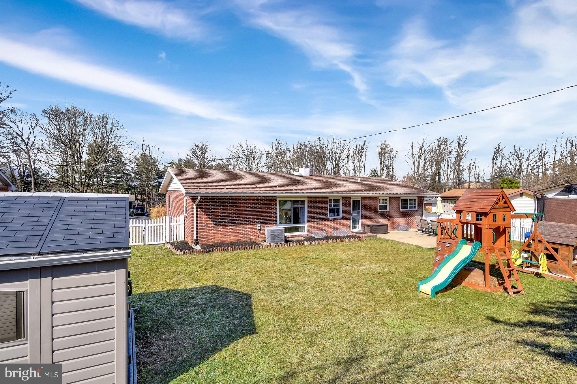 WAKEFIELD MEADOWS - Residential