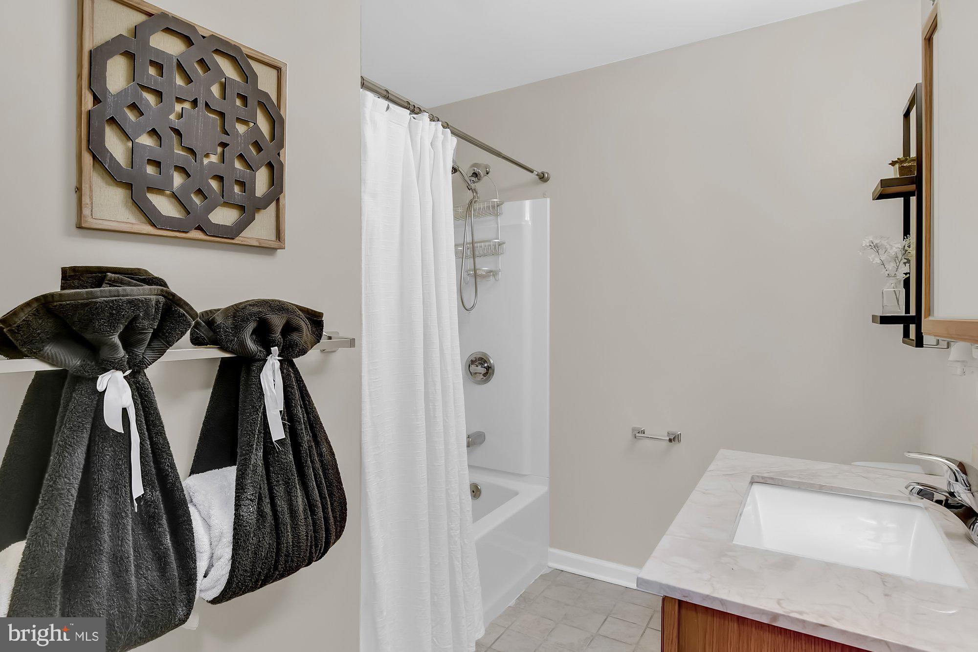 WAKEFIELD MEADOWS - Residential