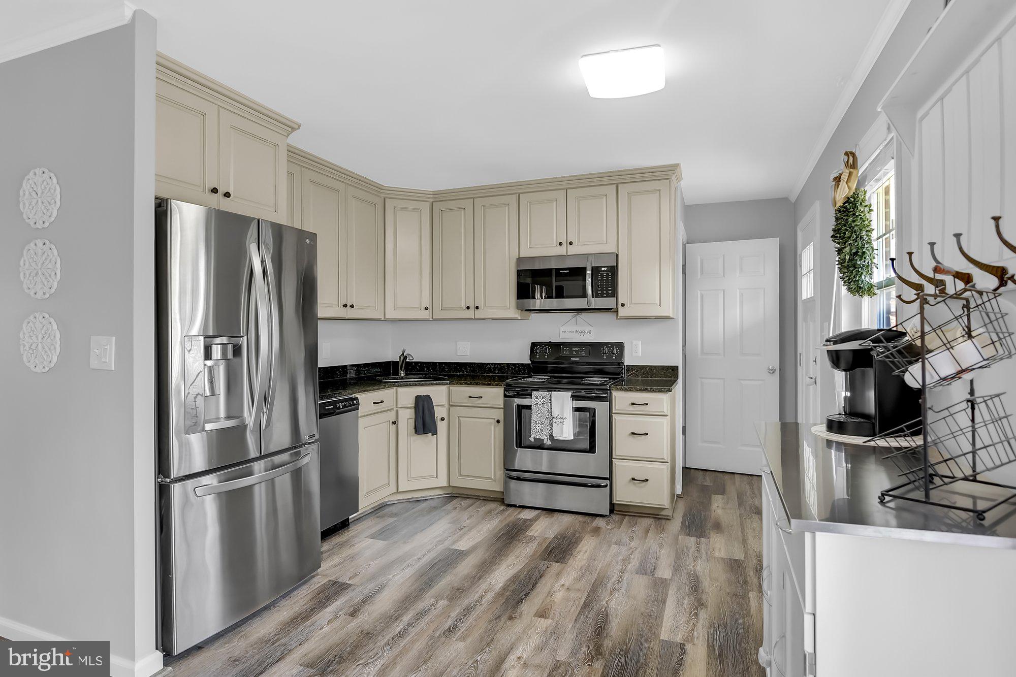 WAKEFIELD MEADOWS - Residential