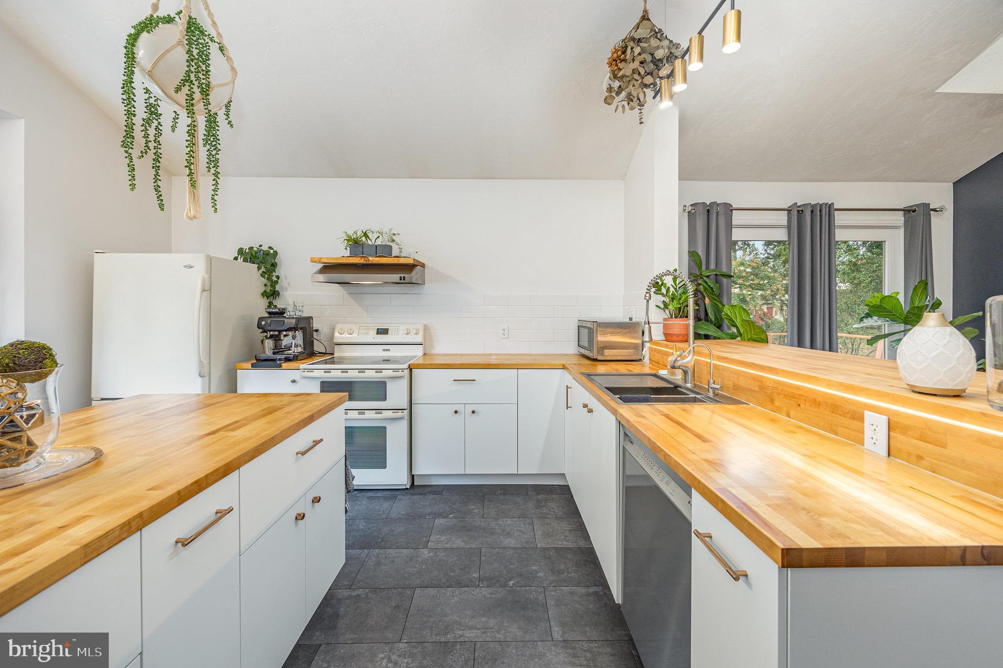 NORTHVIEW ACRES - Residential