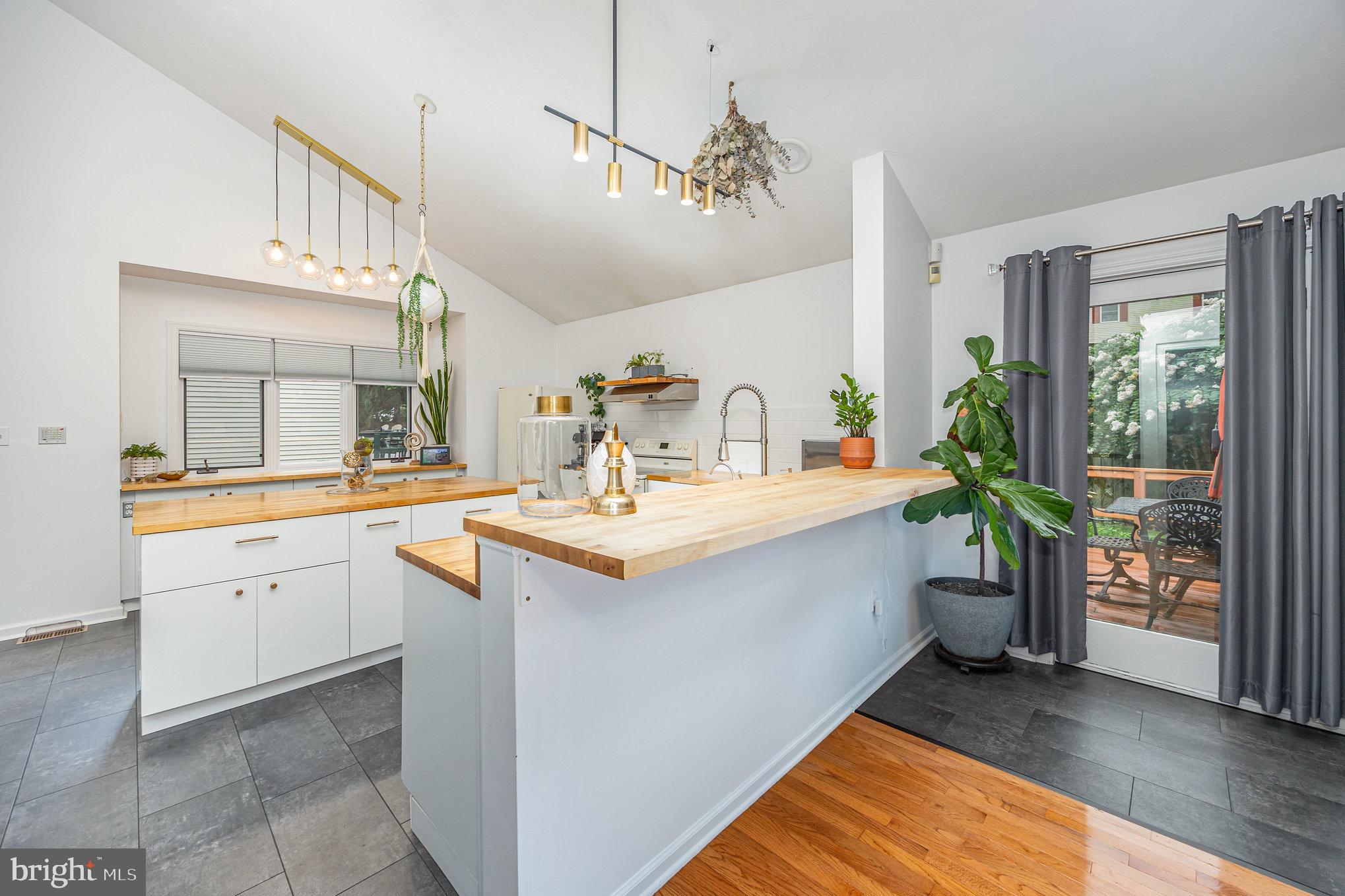 NORTHVIEW ACRES - Residential