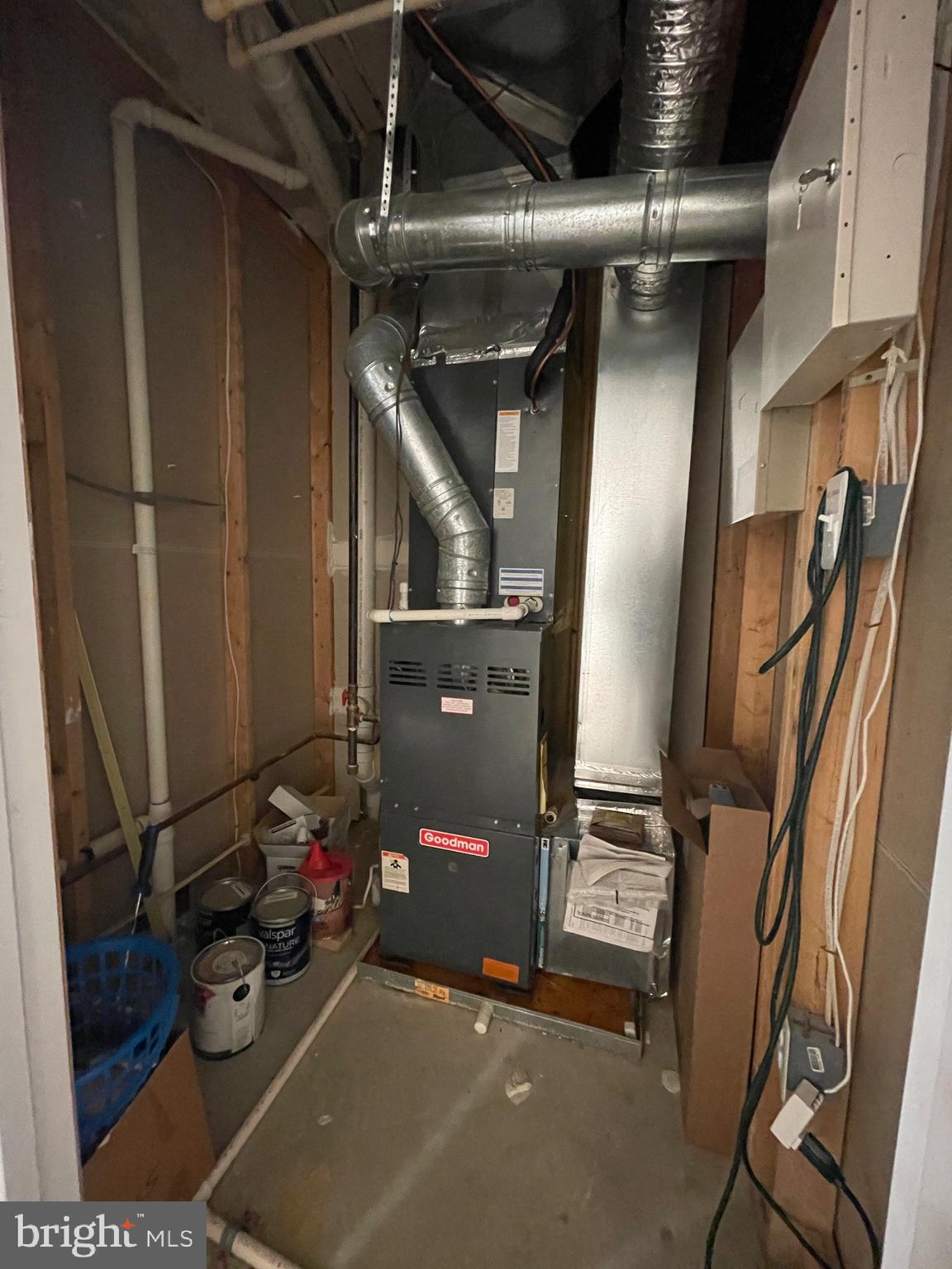 TAMARLANE - Residential Lease