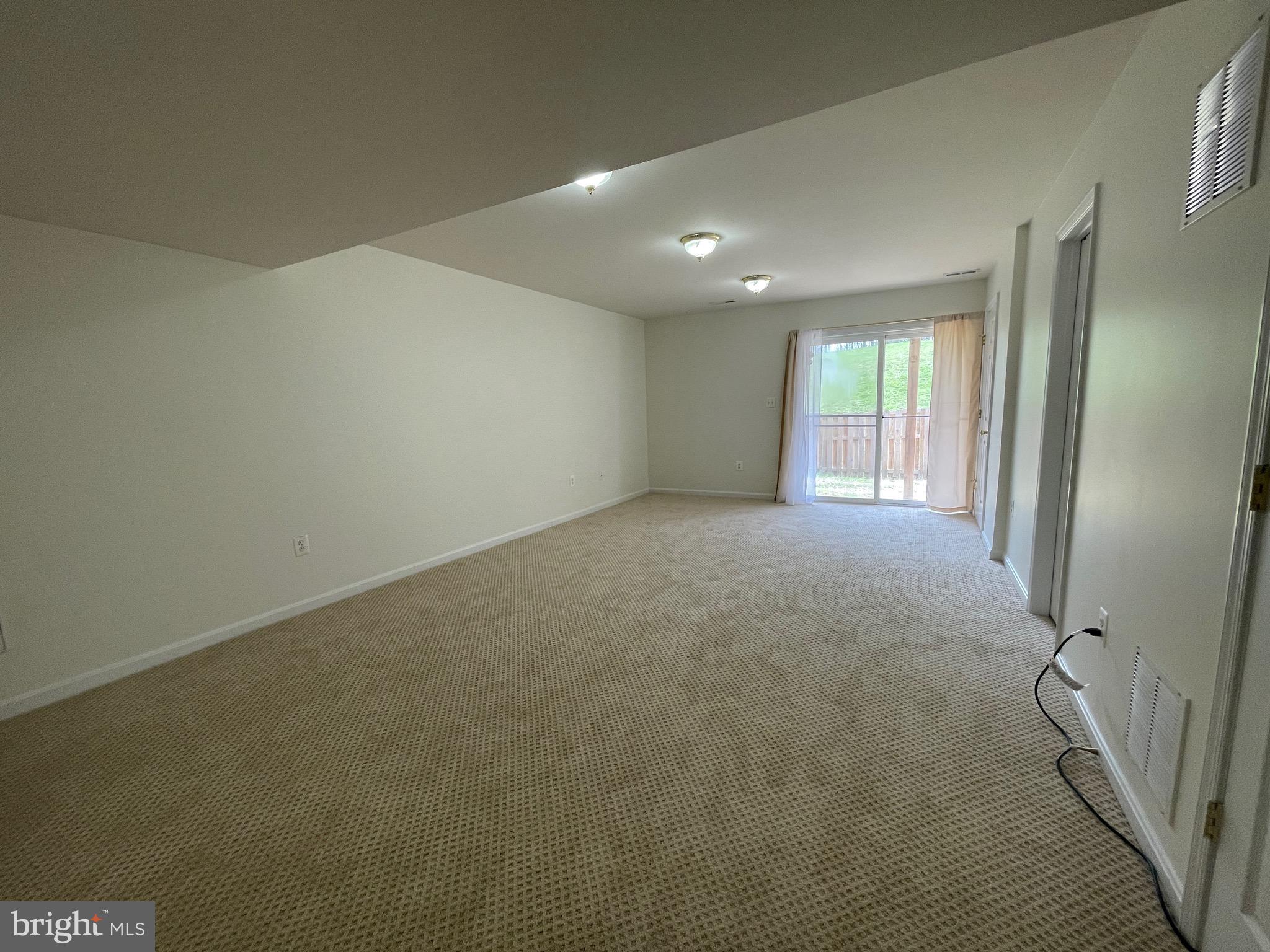 TAMARLANE - Residential Lease