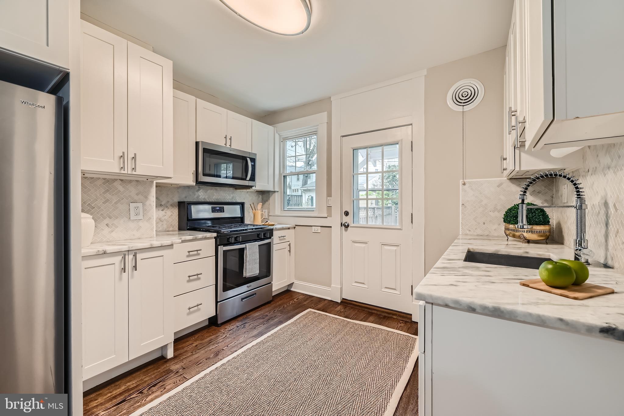 LAKE EVESHAM HISTORIC DISTRICT - Residential