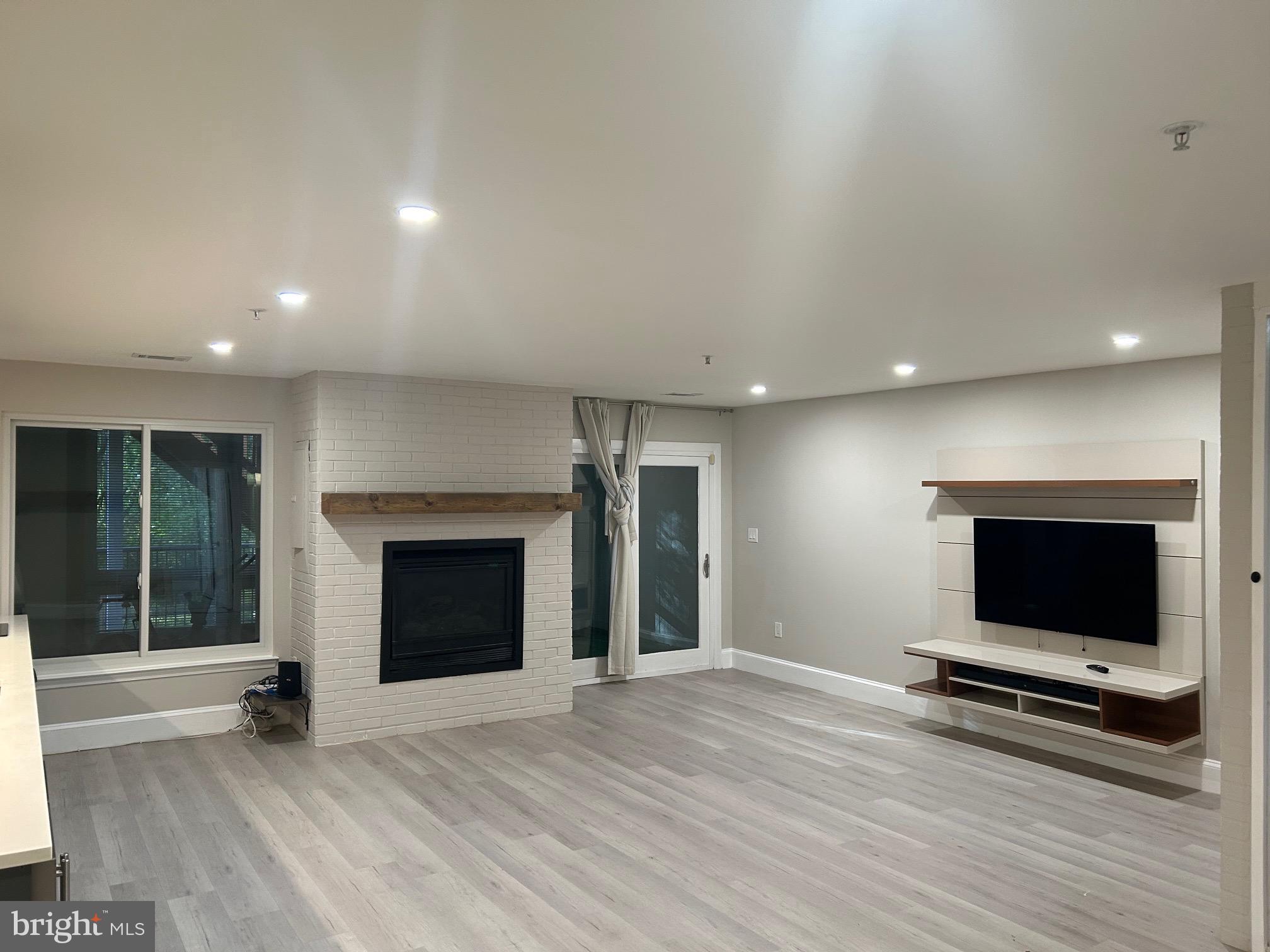 CLOPPERS MILL WEST - Residential Lease