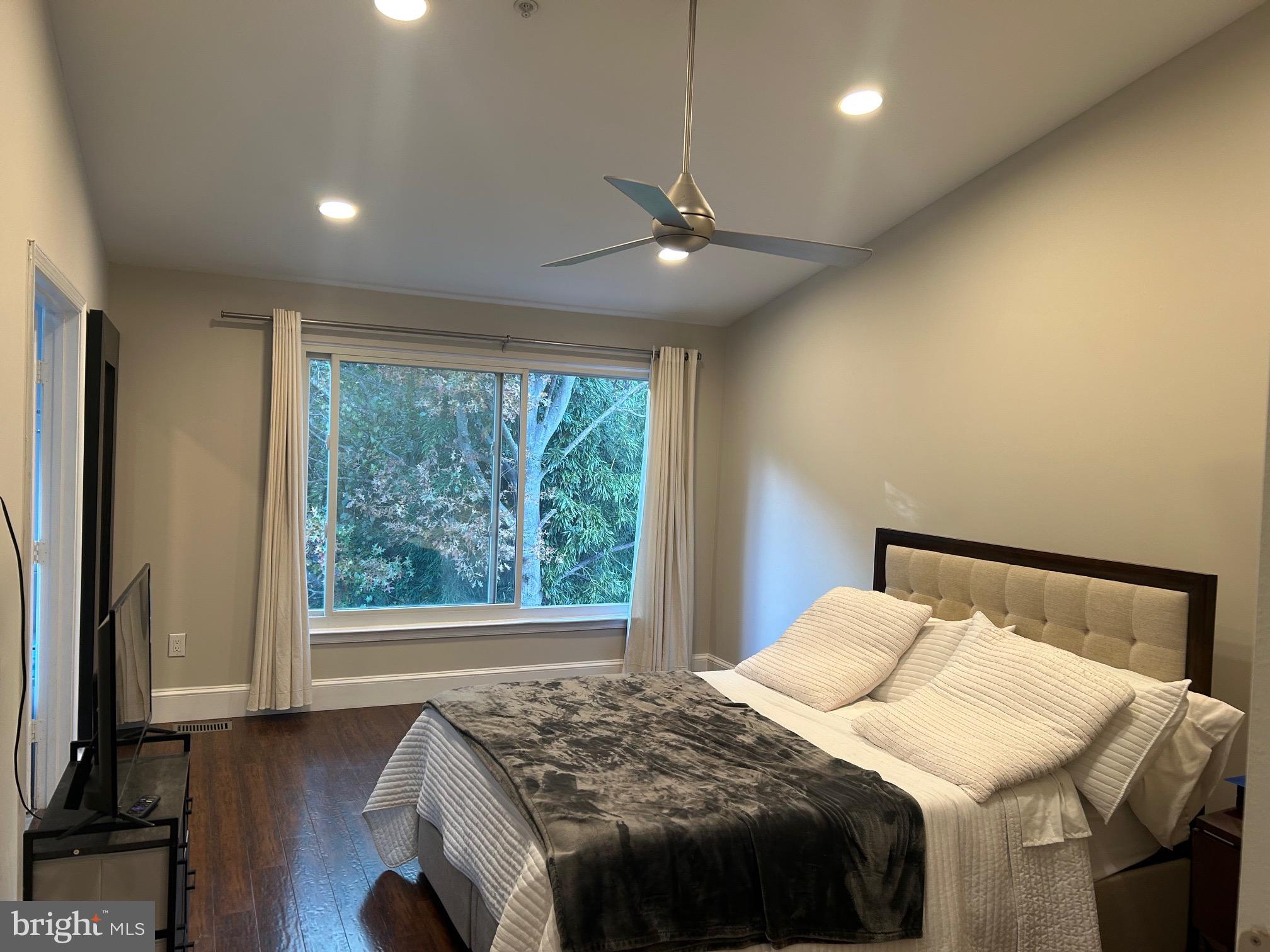 CLOPPERS MILL WEST - Residential Lease