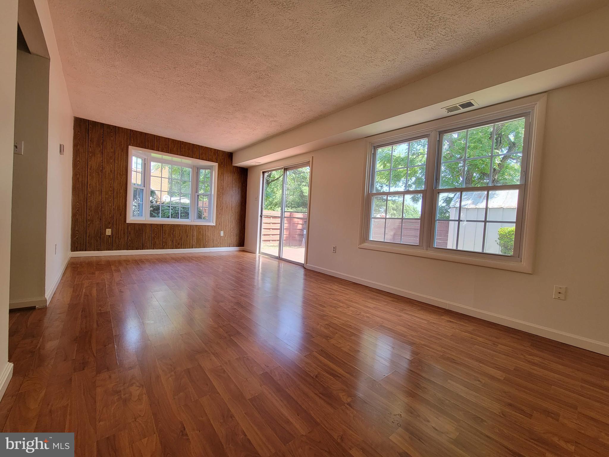 WILLOWBROOK - Residential