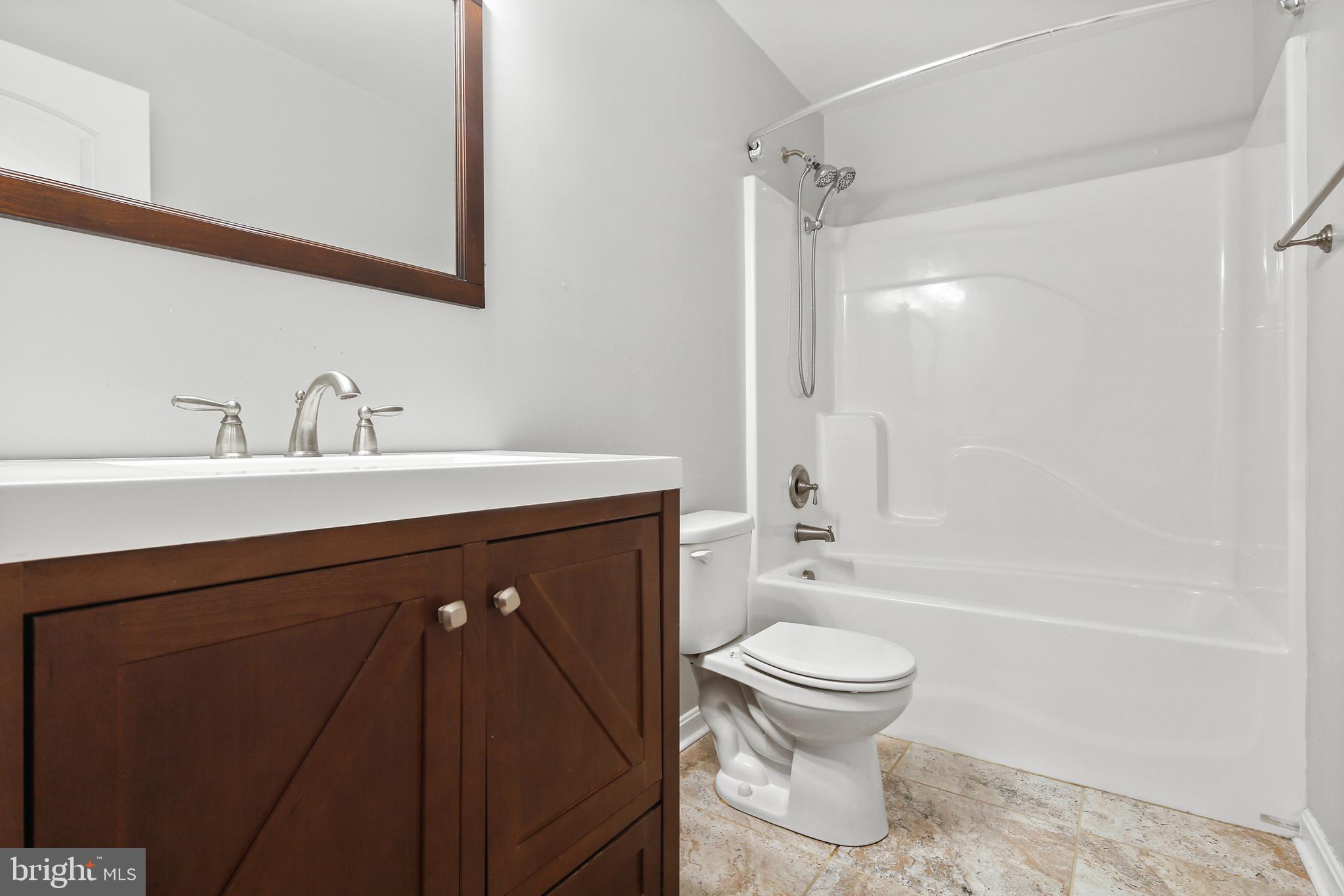 ARUNDEL GARDENS - Residential