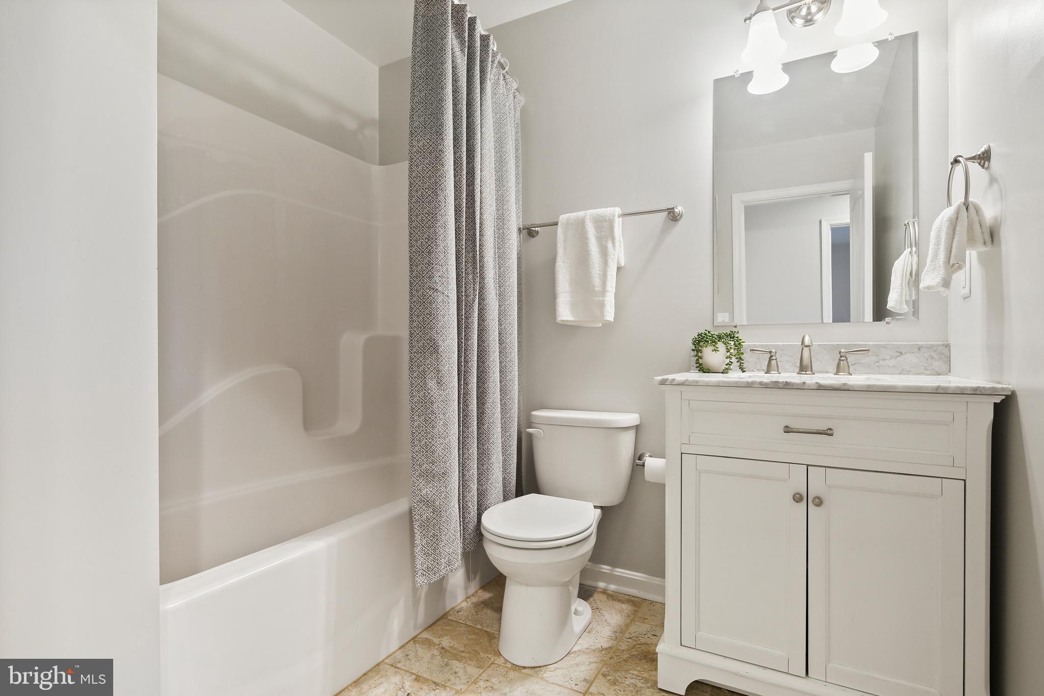 ARUNDEL GARDENS - Residential