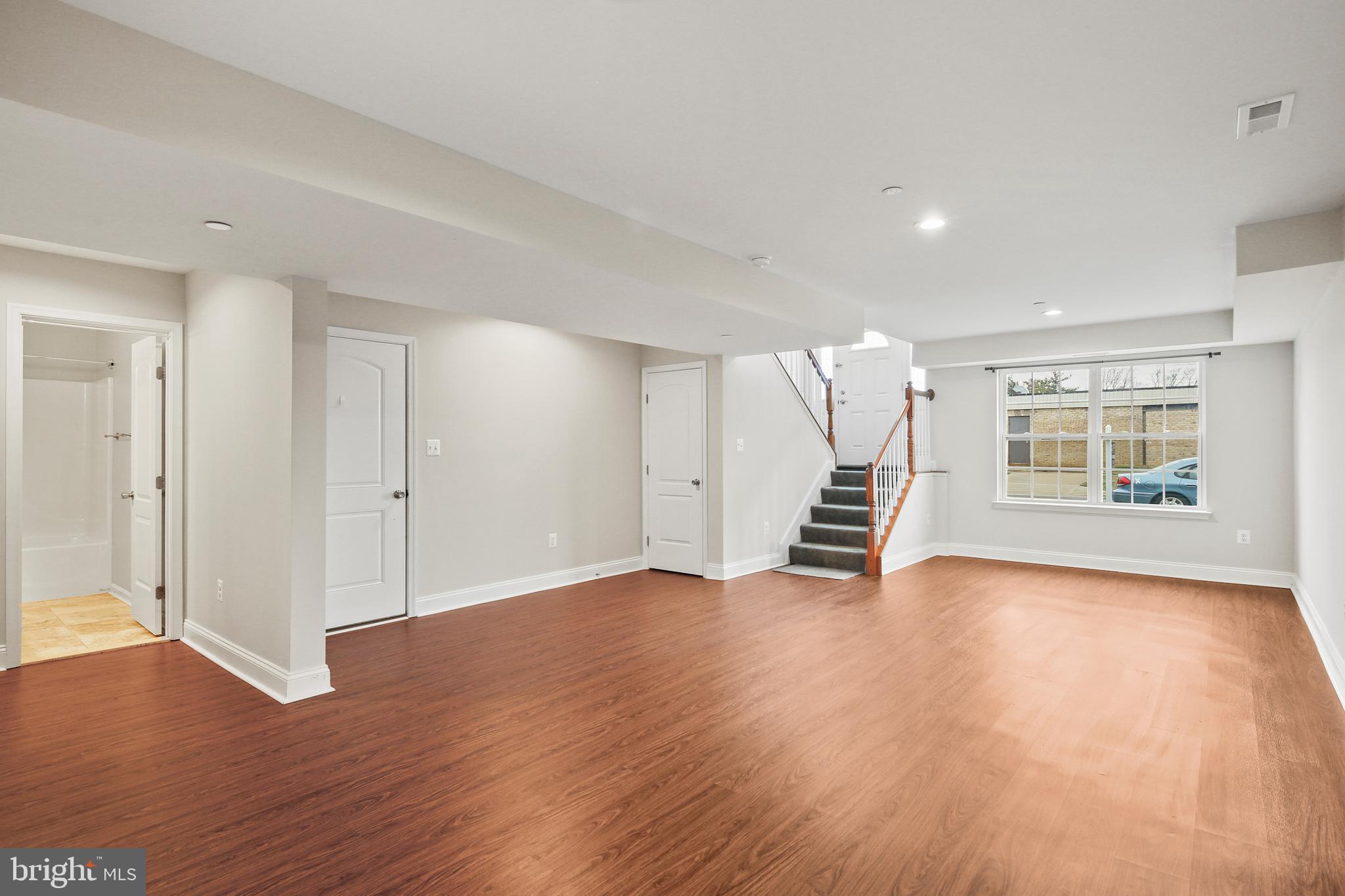 ARUNDEL GARDENS - Residential