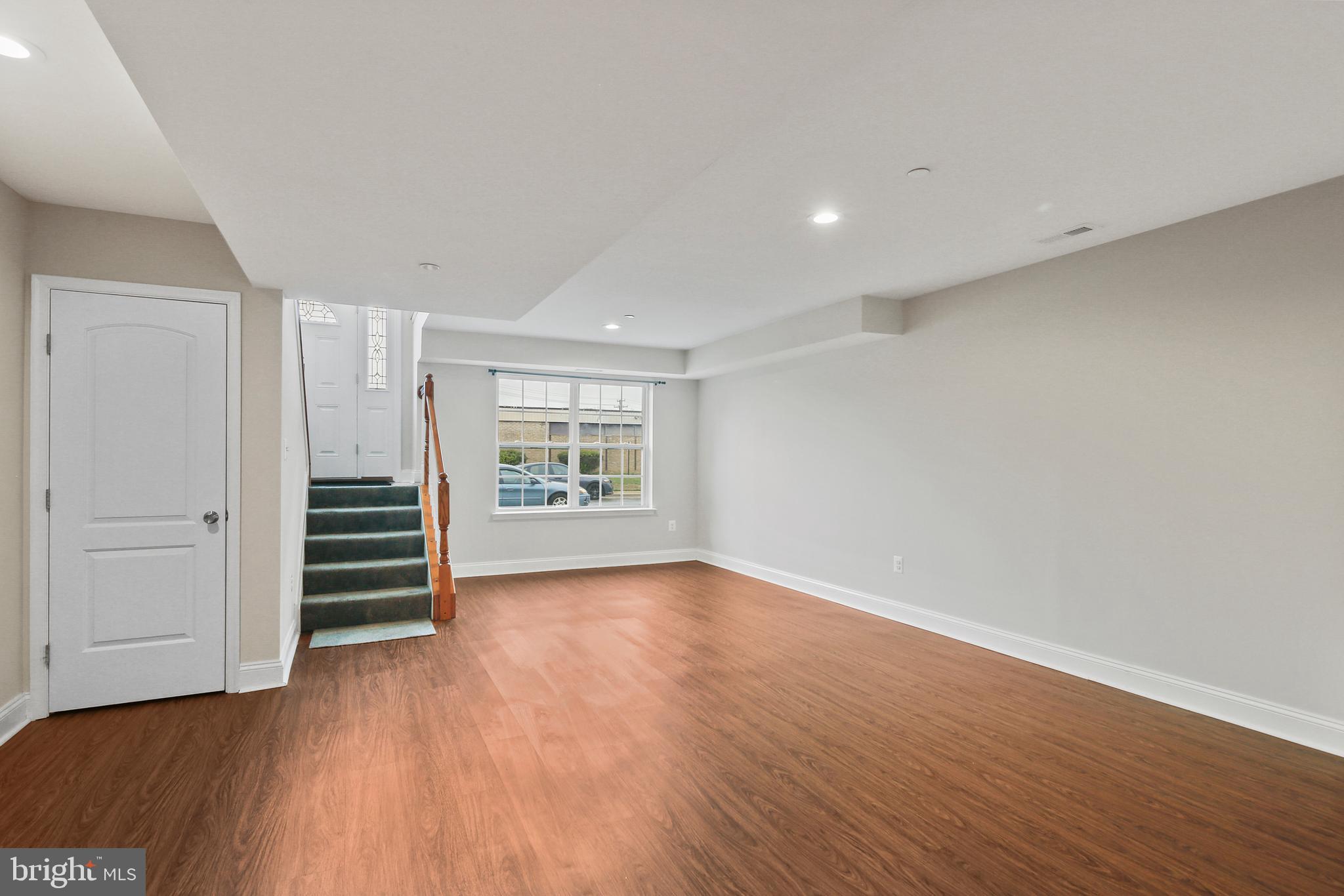 ARUNDEL GARDENS - Residential