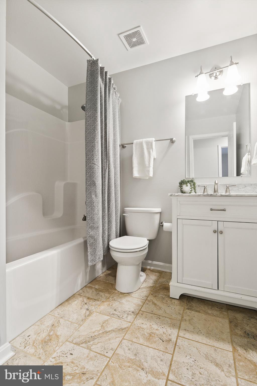 ARUNDEL GARDENS - Residential