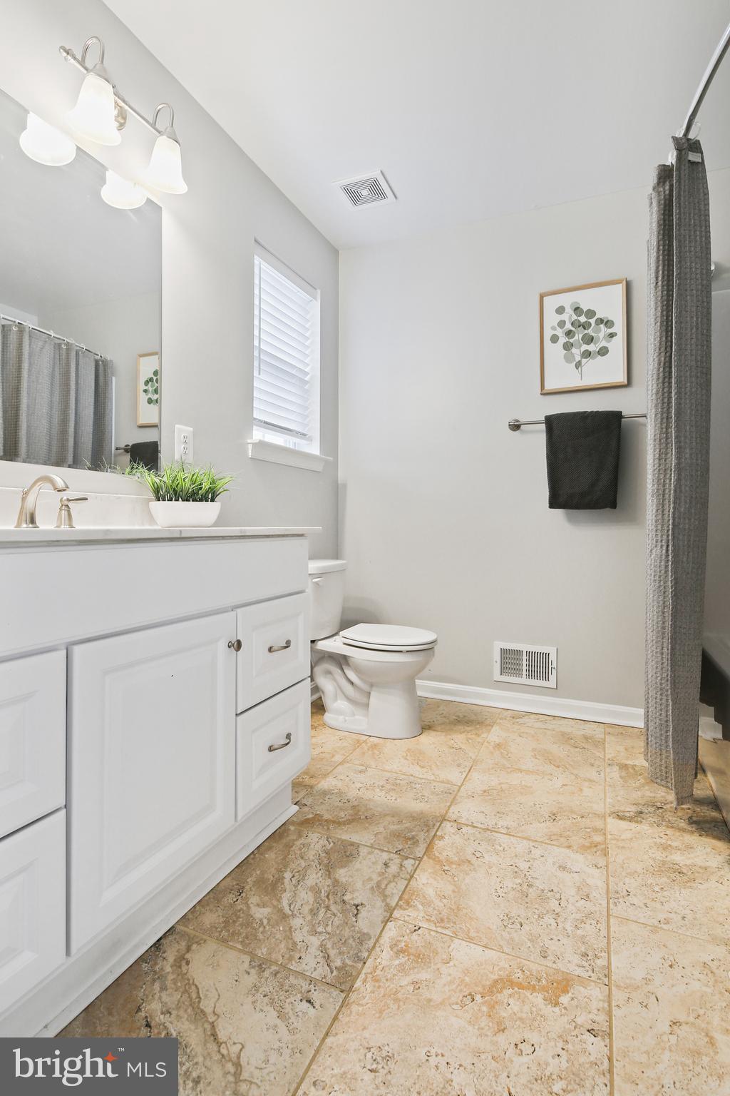 ARUNDEL GARDENS - Residential