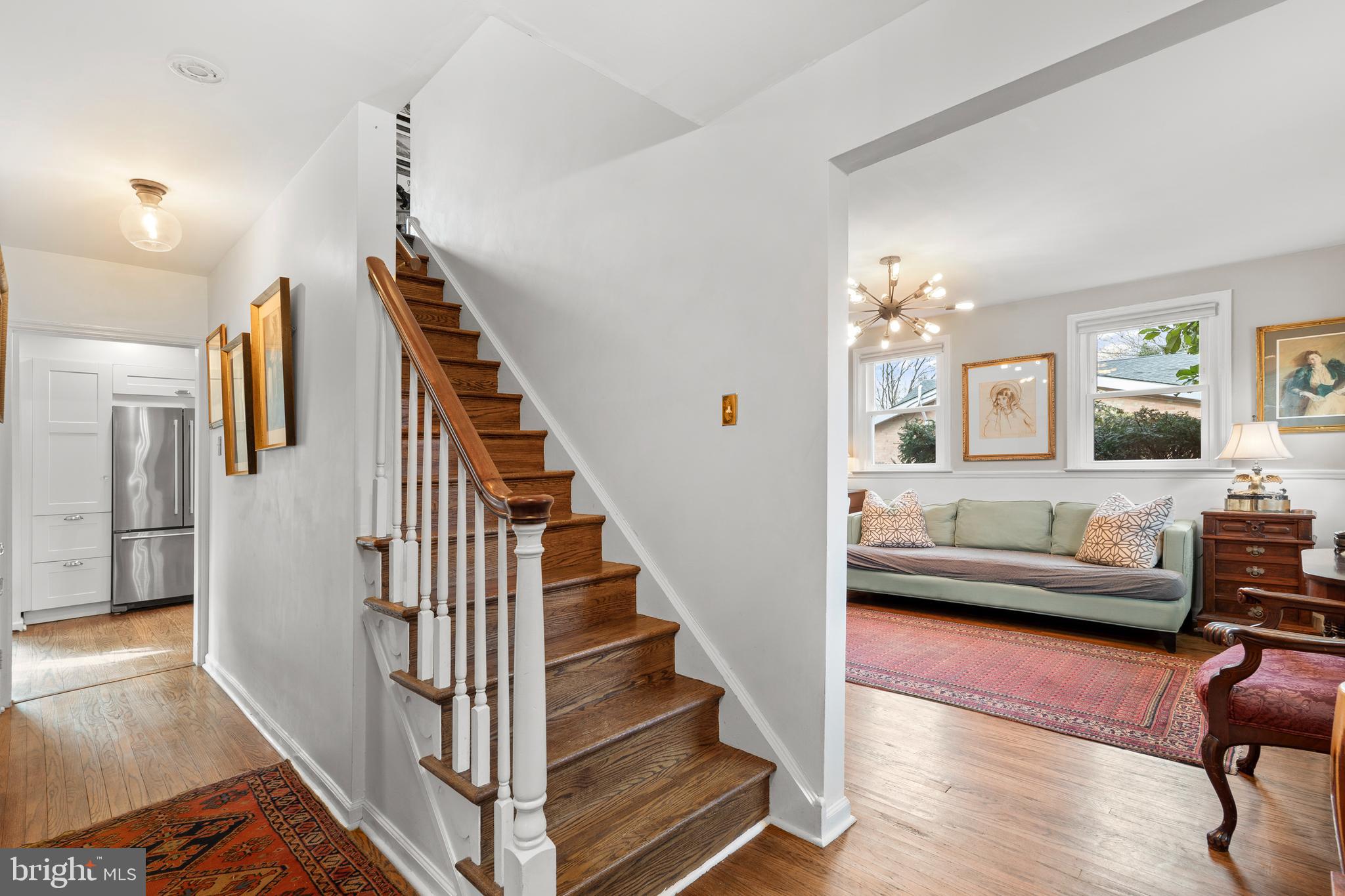 CHESTNUT HILL - Residential