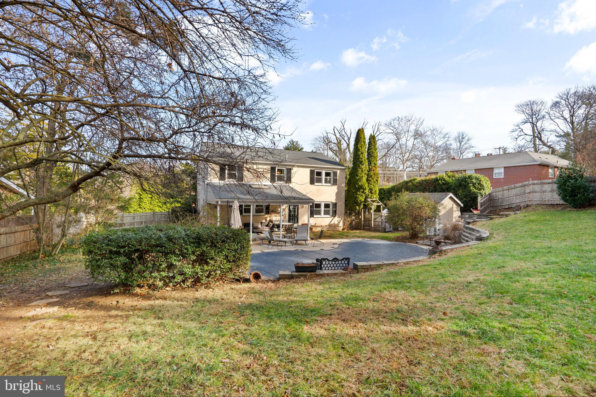 CHESTNUT HILL - Residential