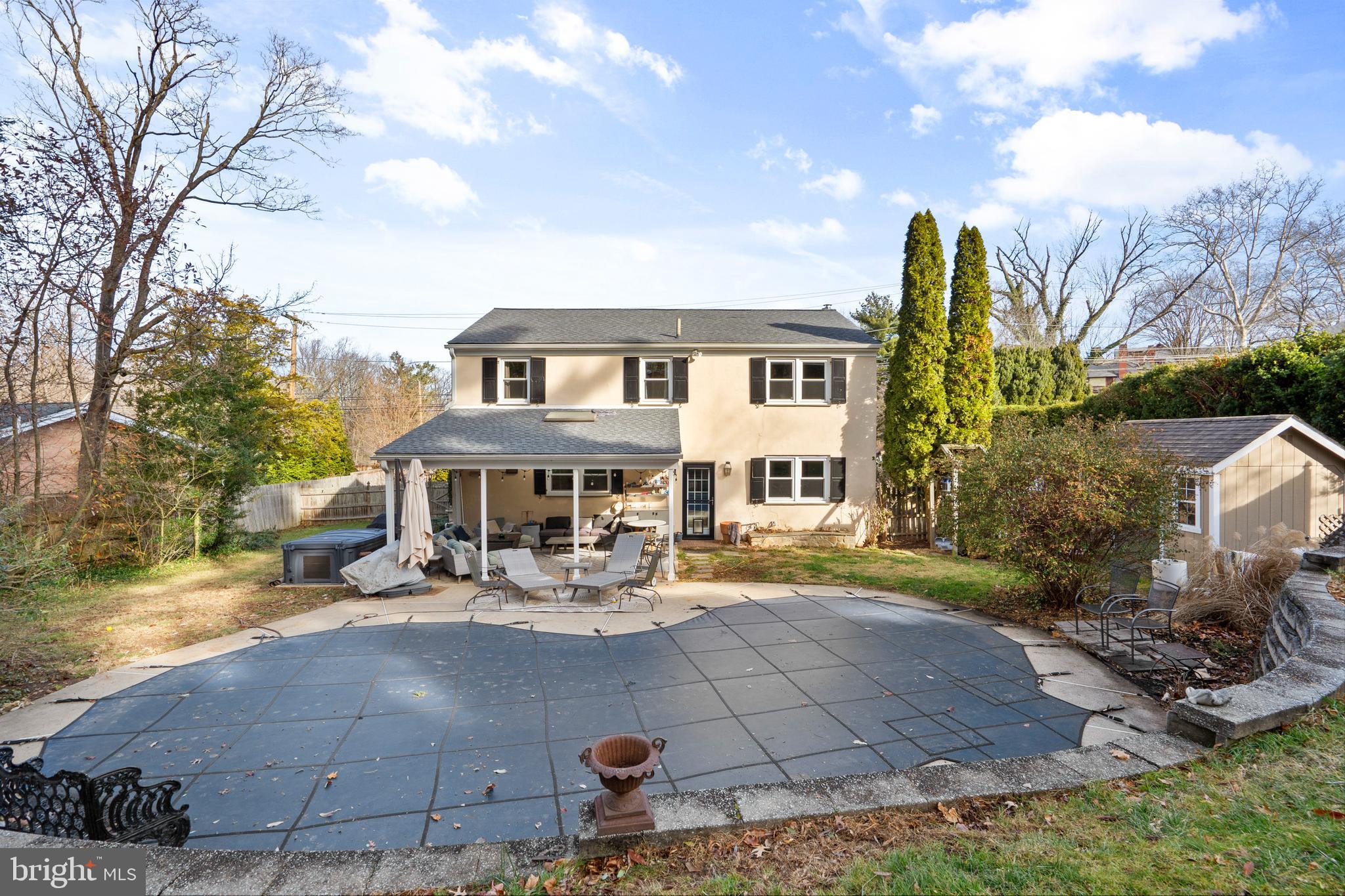 CHESTNUT HILL - Residential