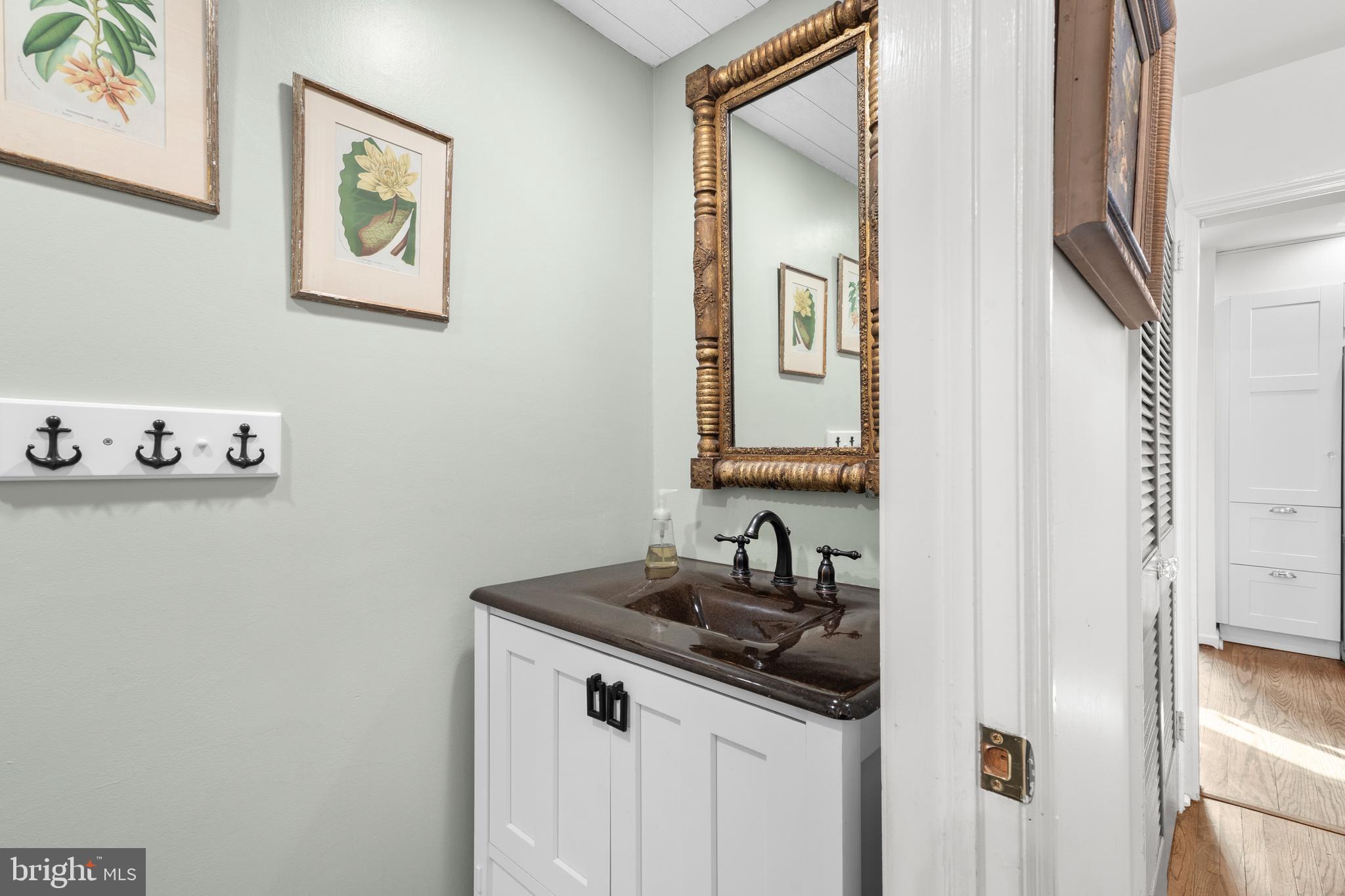 CHESTNUT HILL - Residential