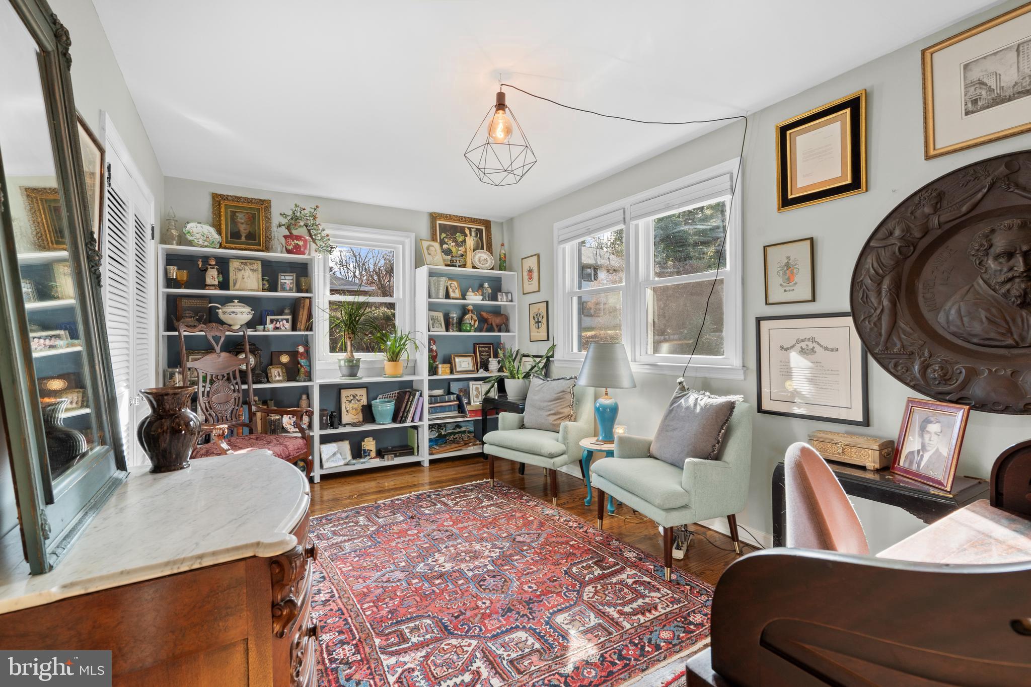 CHESTNUT HILL - Residential