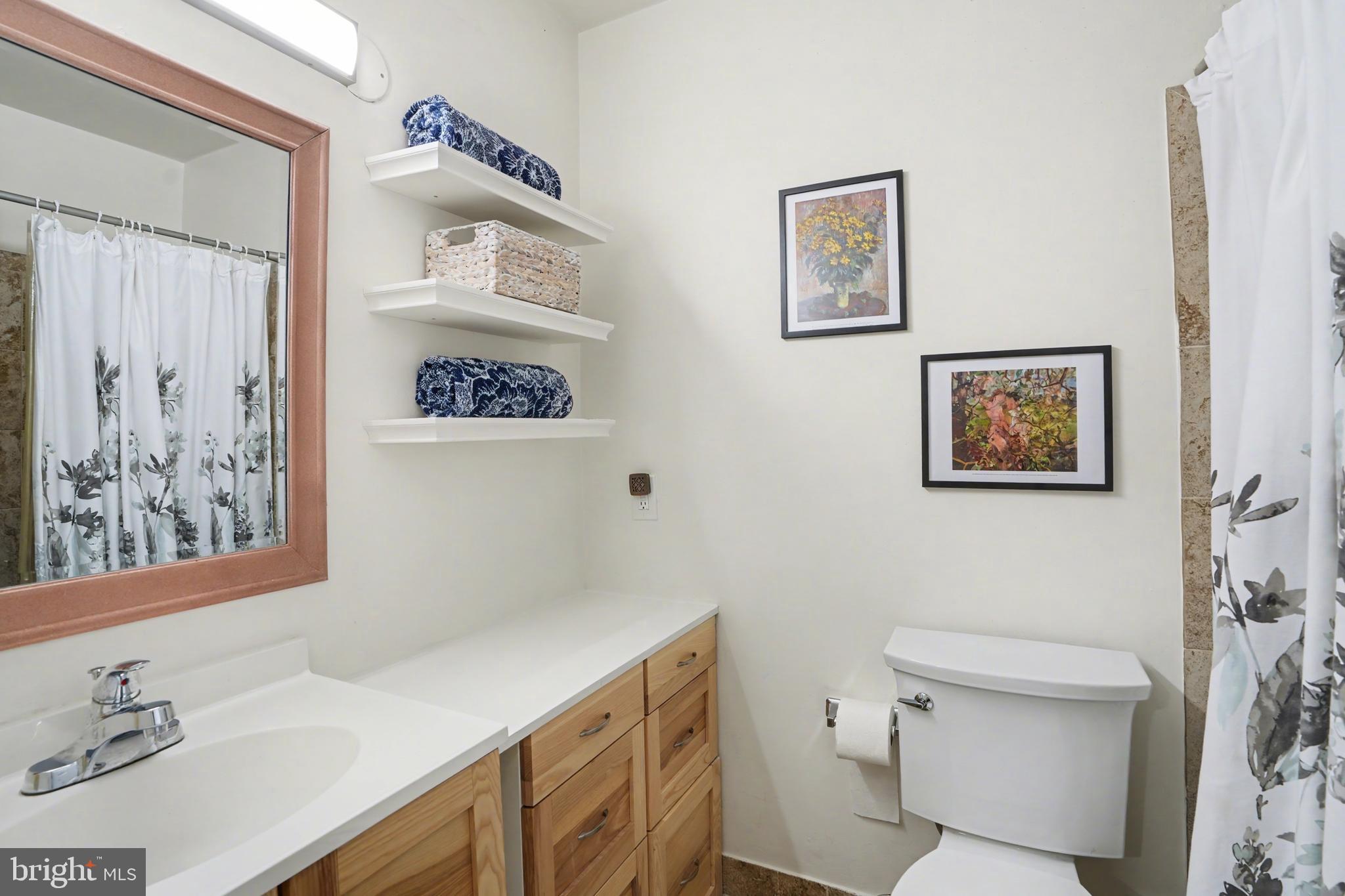 SOUTHGATE CONDO - Residential