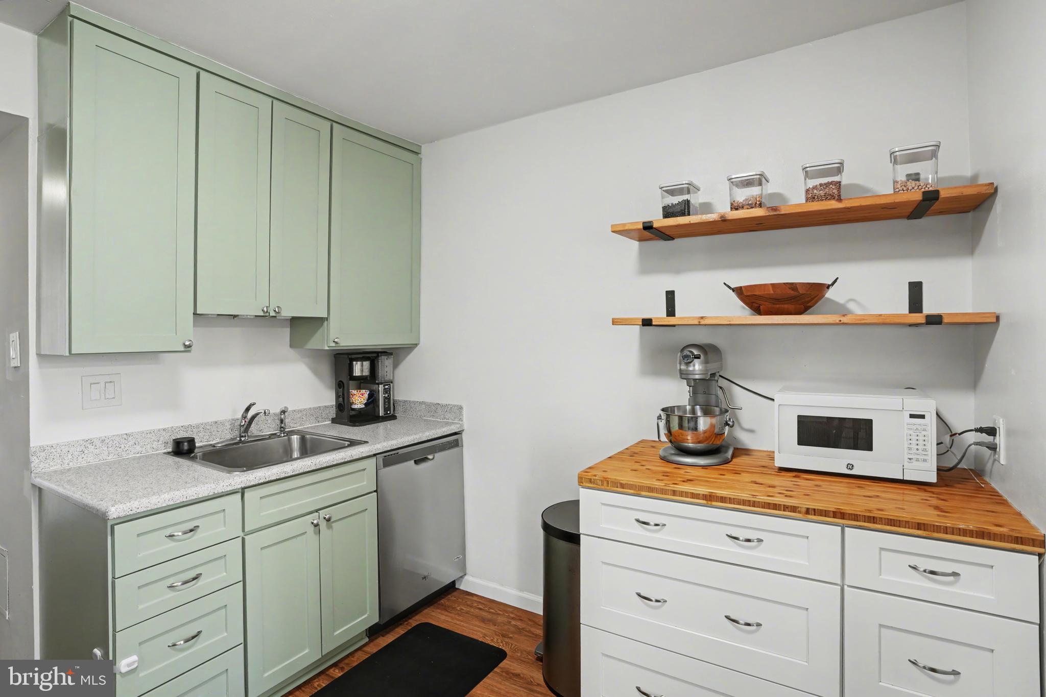 SOUTHGATE CONDO - Residential