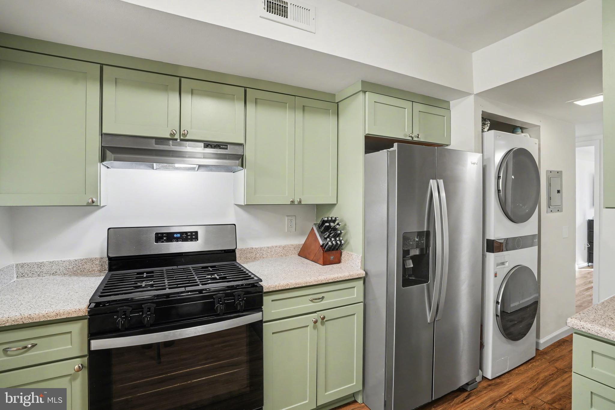 SOUTHGATE CONDO - Residential