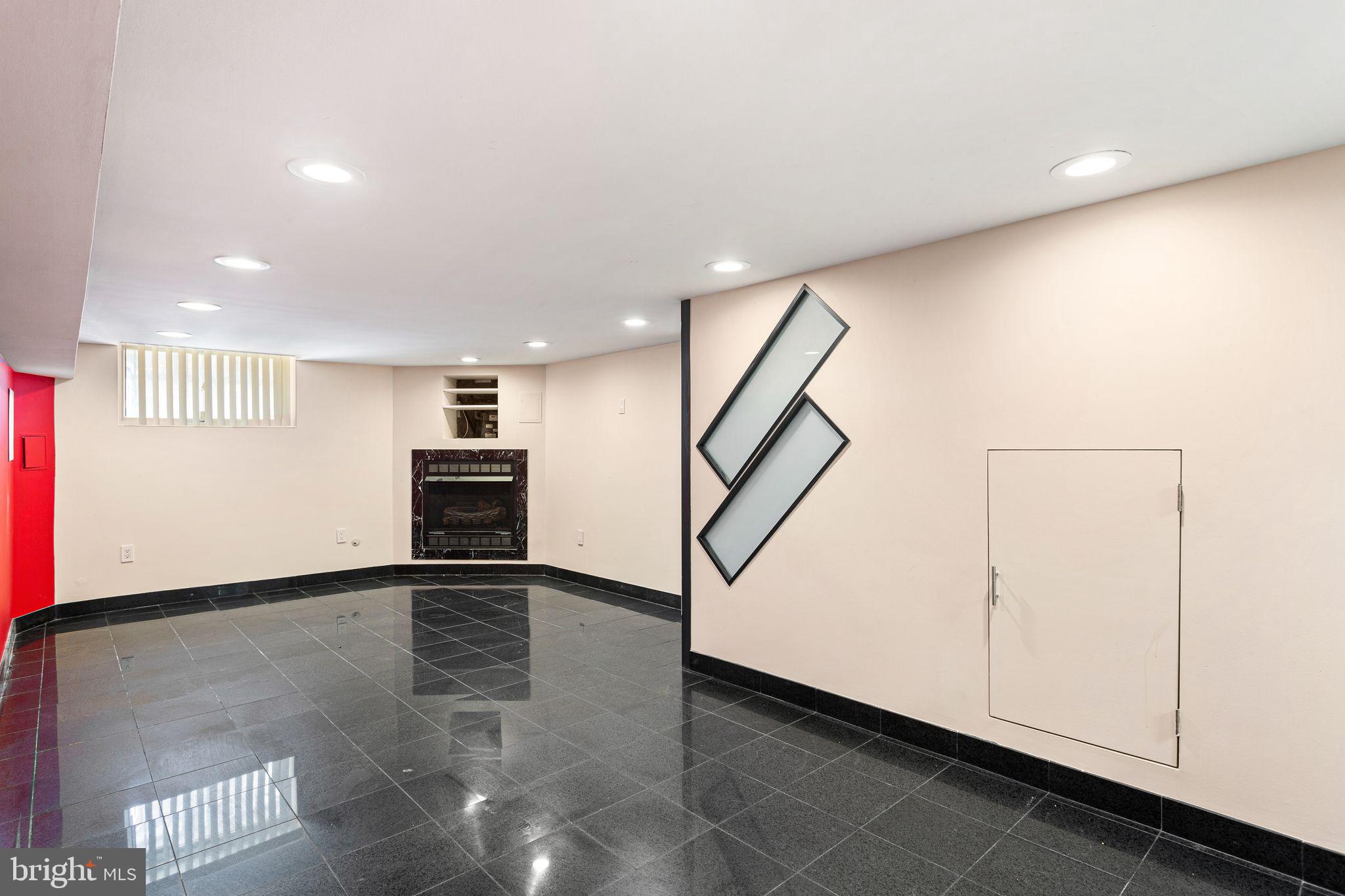 GIRARD ESTATES - Residential