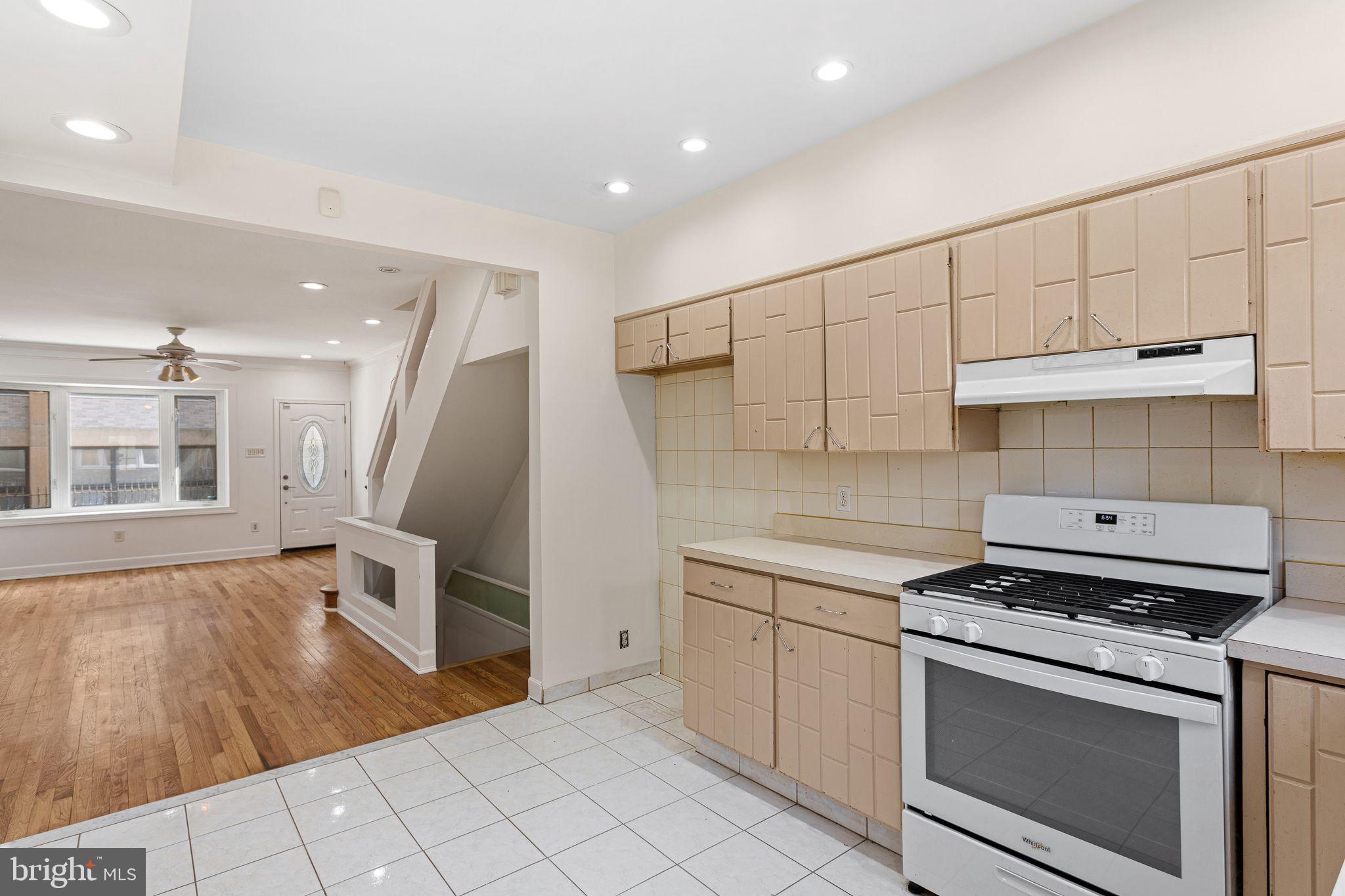 GIRARD ESTATES - Residential