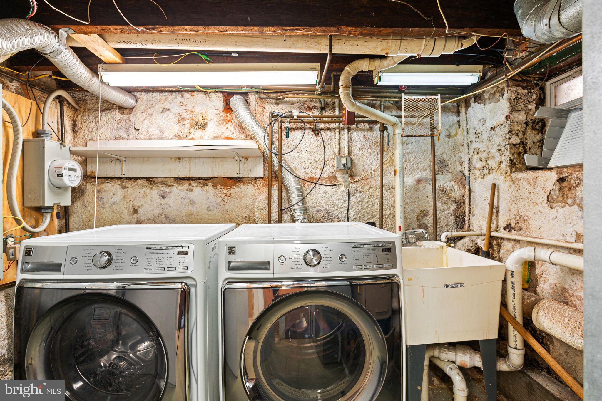 GIRARD ESTATES - Residential