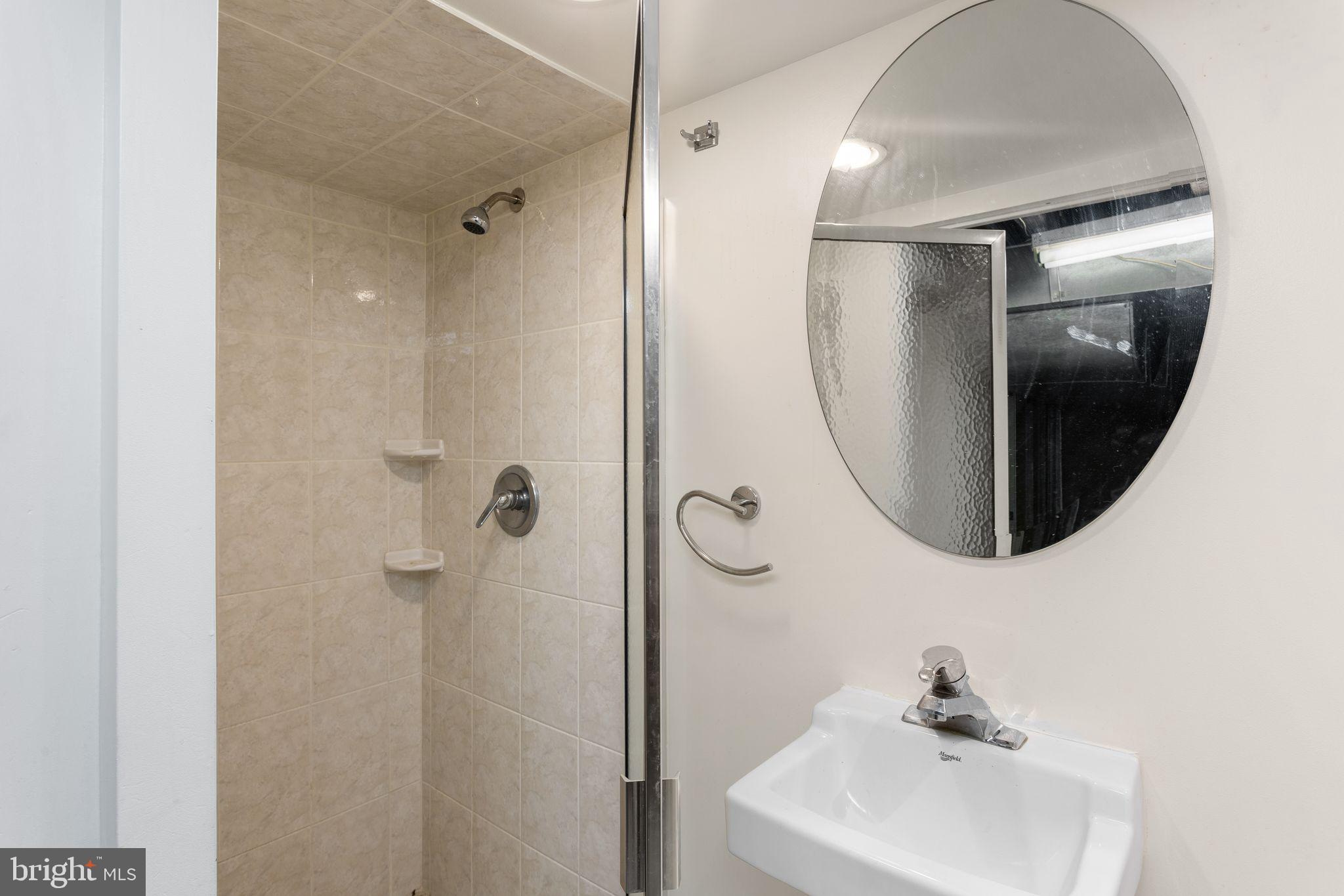 GIRARD ESTATES - Residential