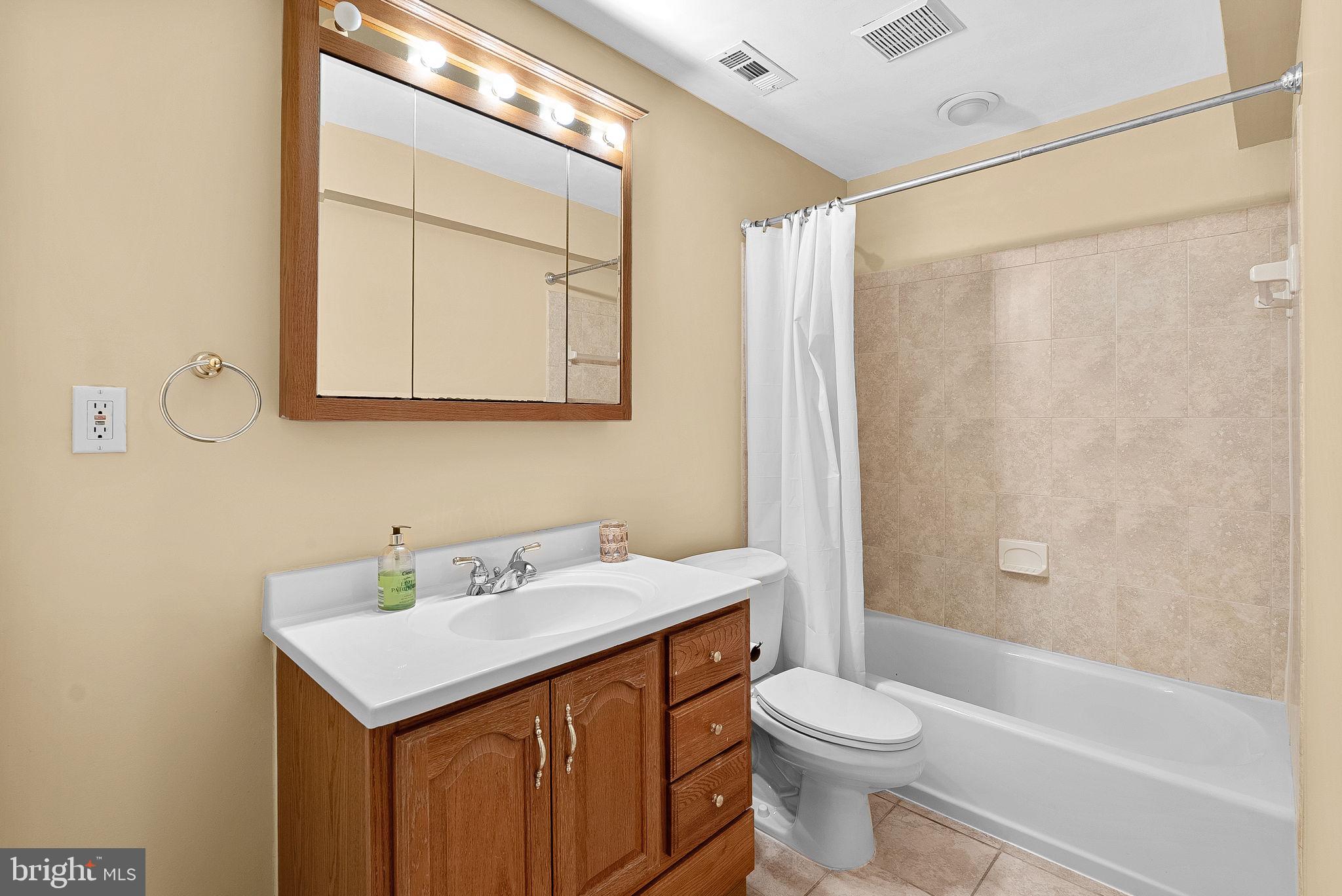 CEDAR RIDGE - Residential