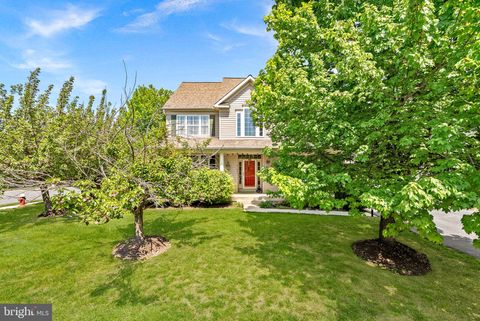 Photo of 43294 Rachelle Ann Court, ASHBURN, VA 20147 (MLS # VALO2116372)