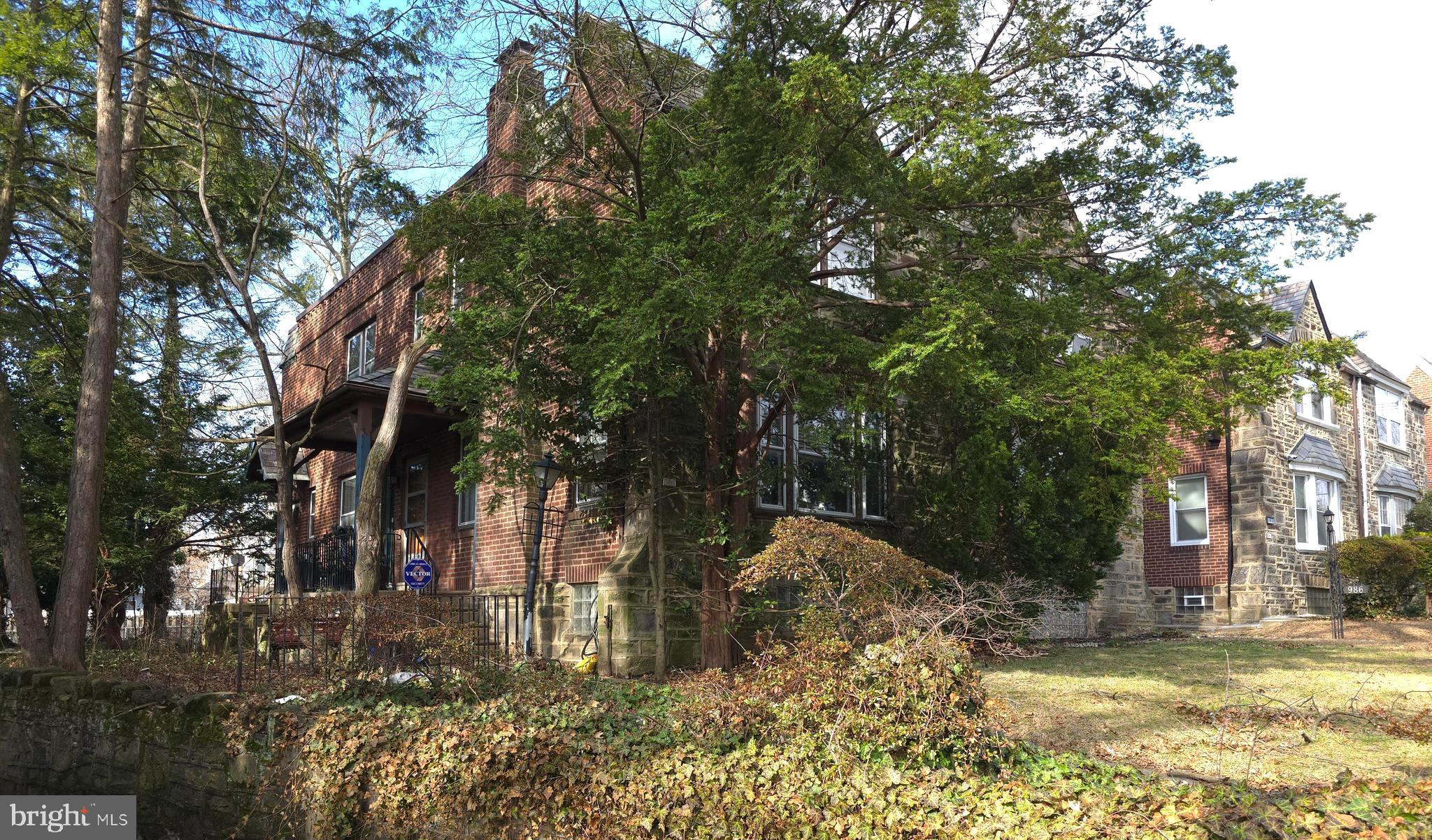 988 ALLENGROVE STREET