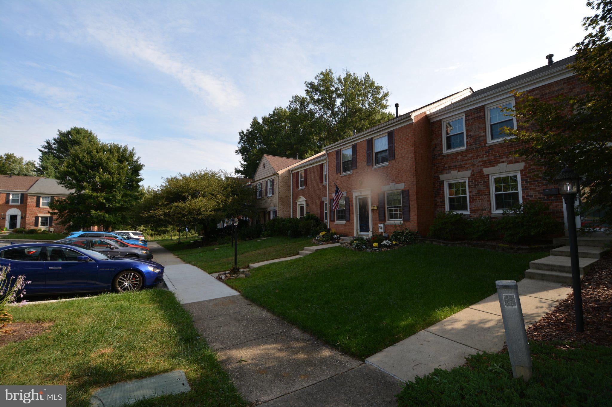 27 MIDLINE COURT