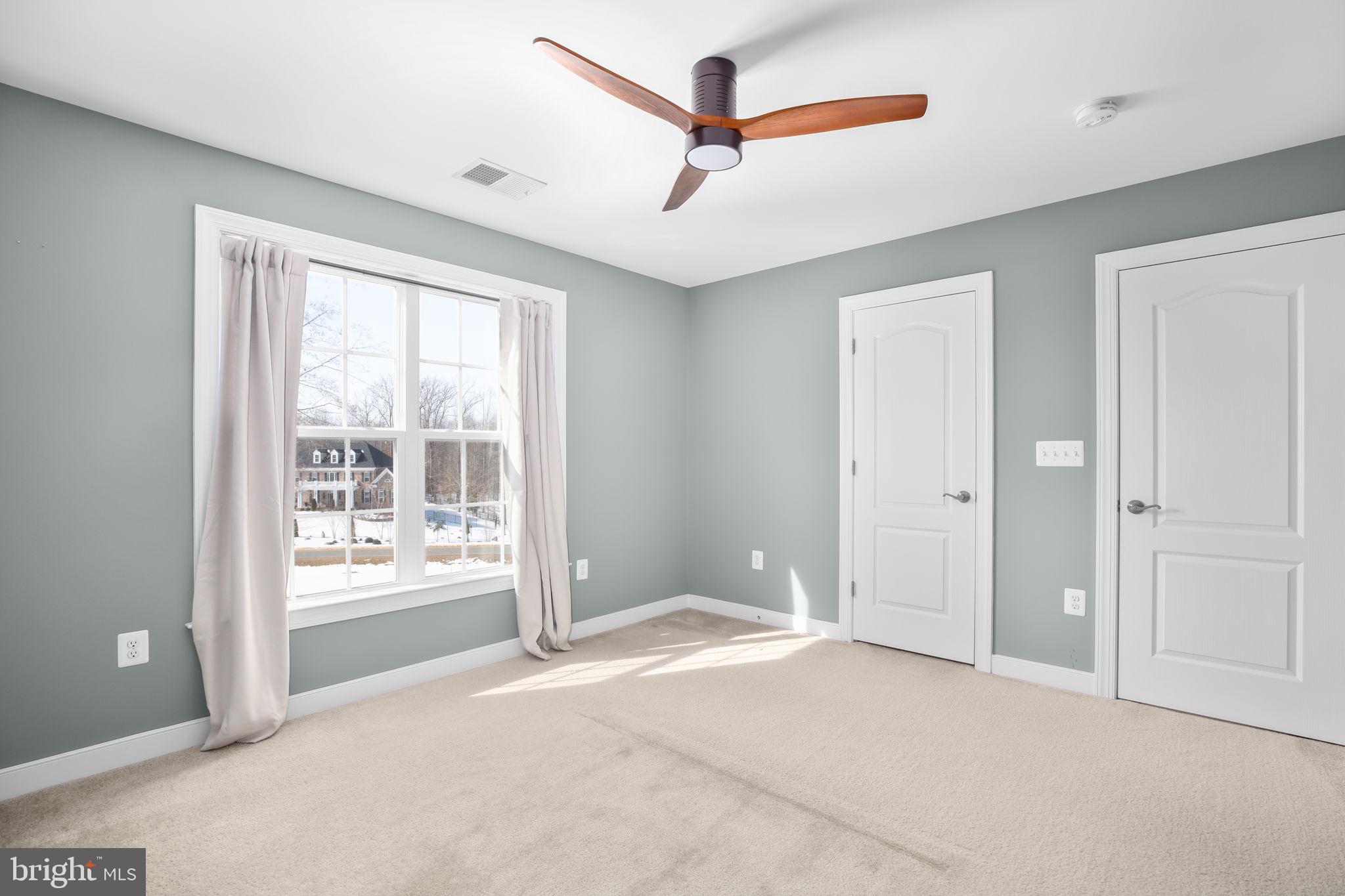 AUGUSTINE AT THE GLENS - Residential