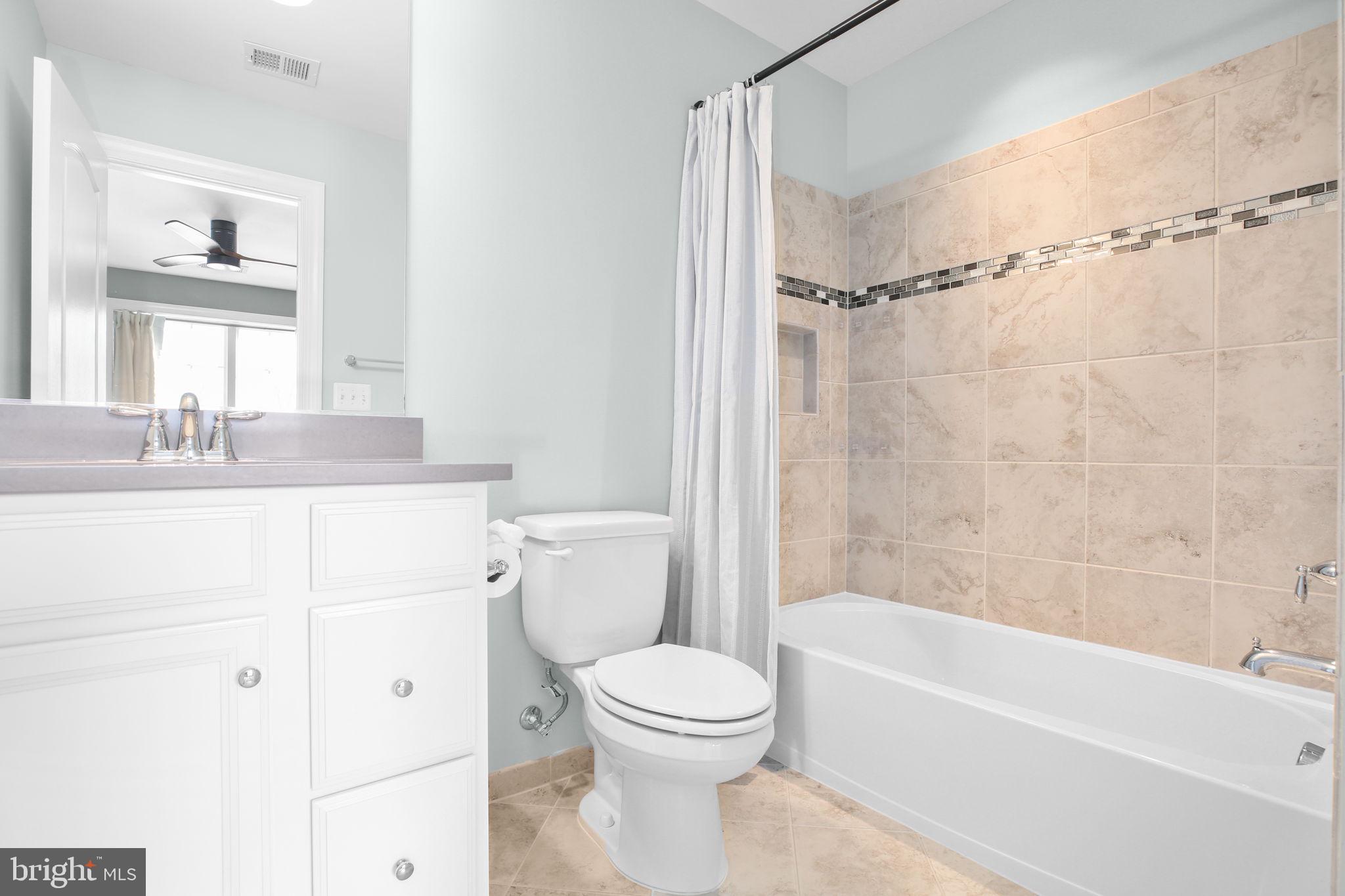 AUGUSTINE AT THE GLENS - Residential