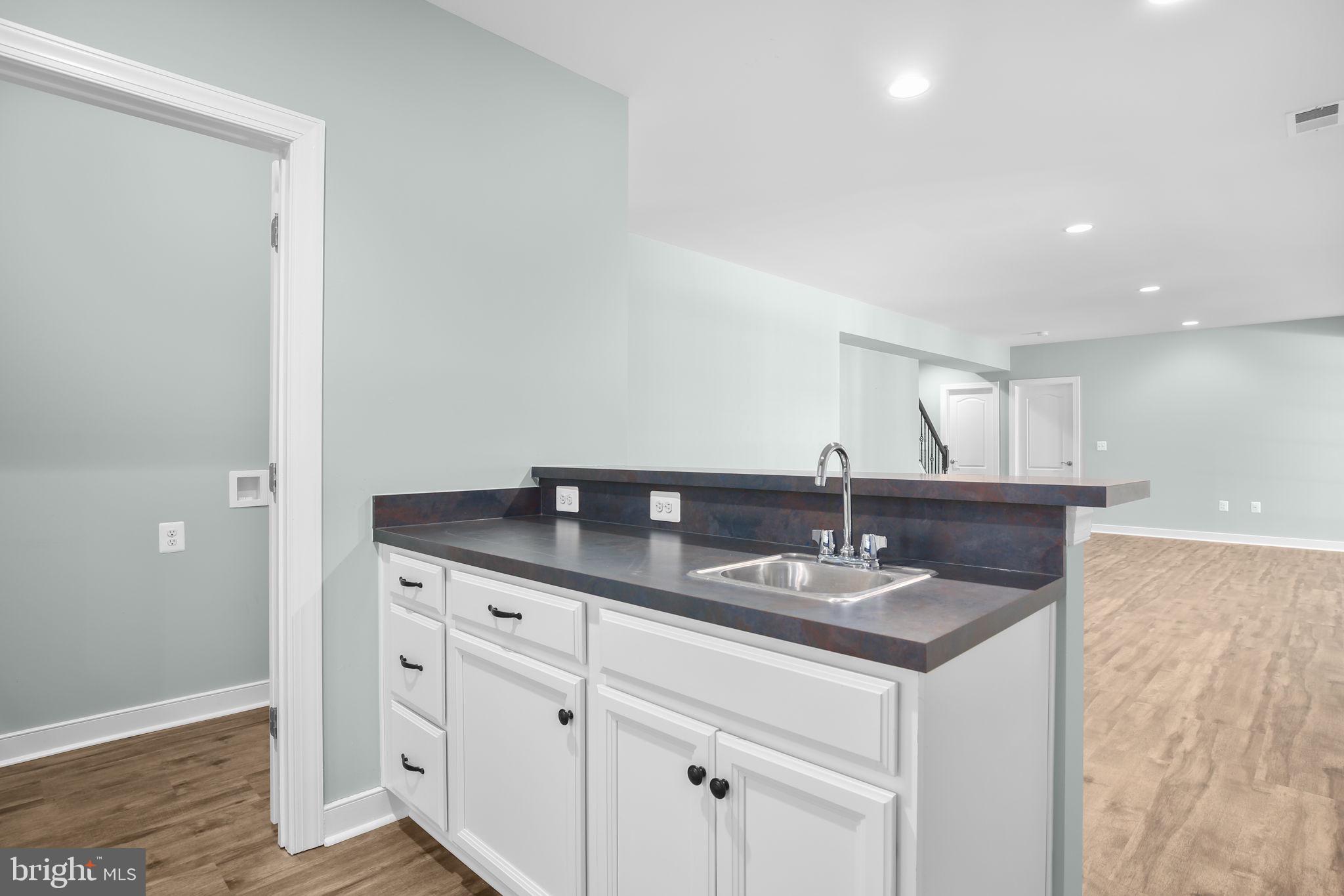 AUGUSTINE AT THE GLENS - Residential