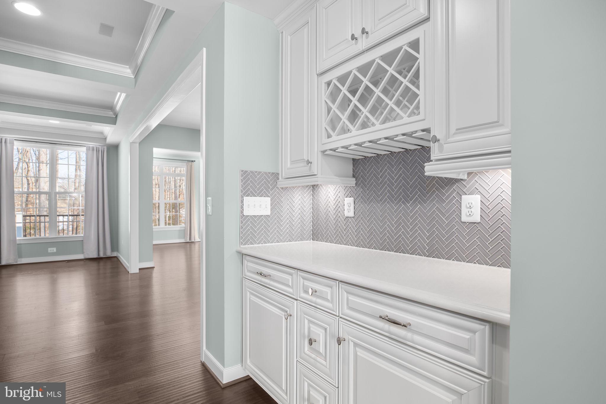 AUGUSTINE AT THE GLENS - Residential