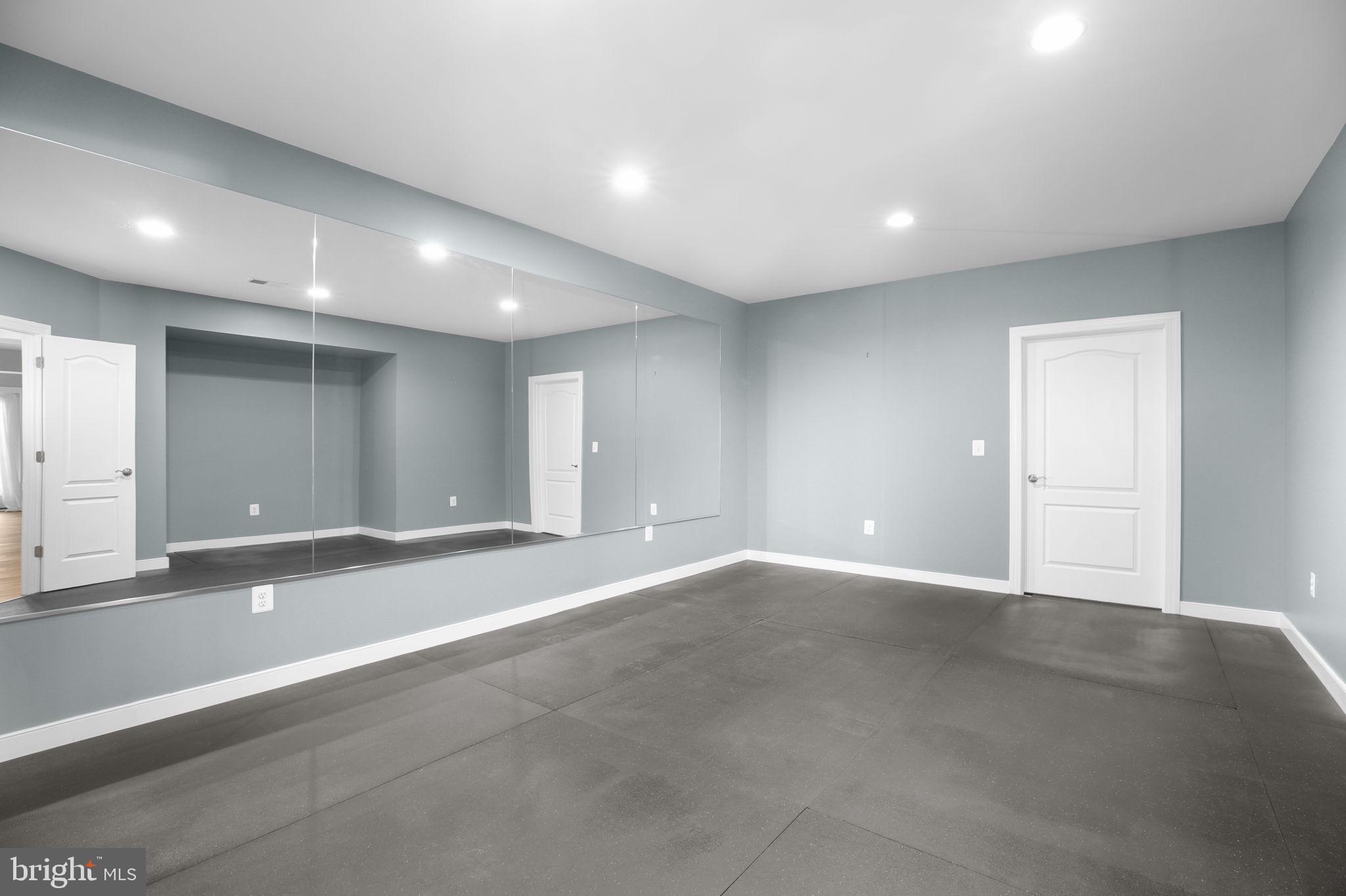 AUGUSTINE AT THE GLENS - Residential