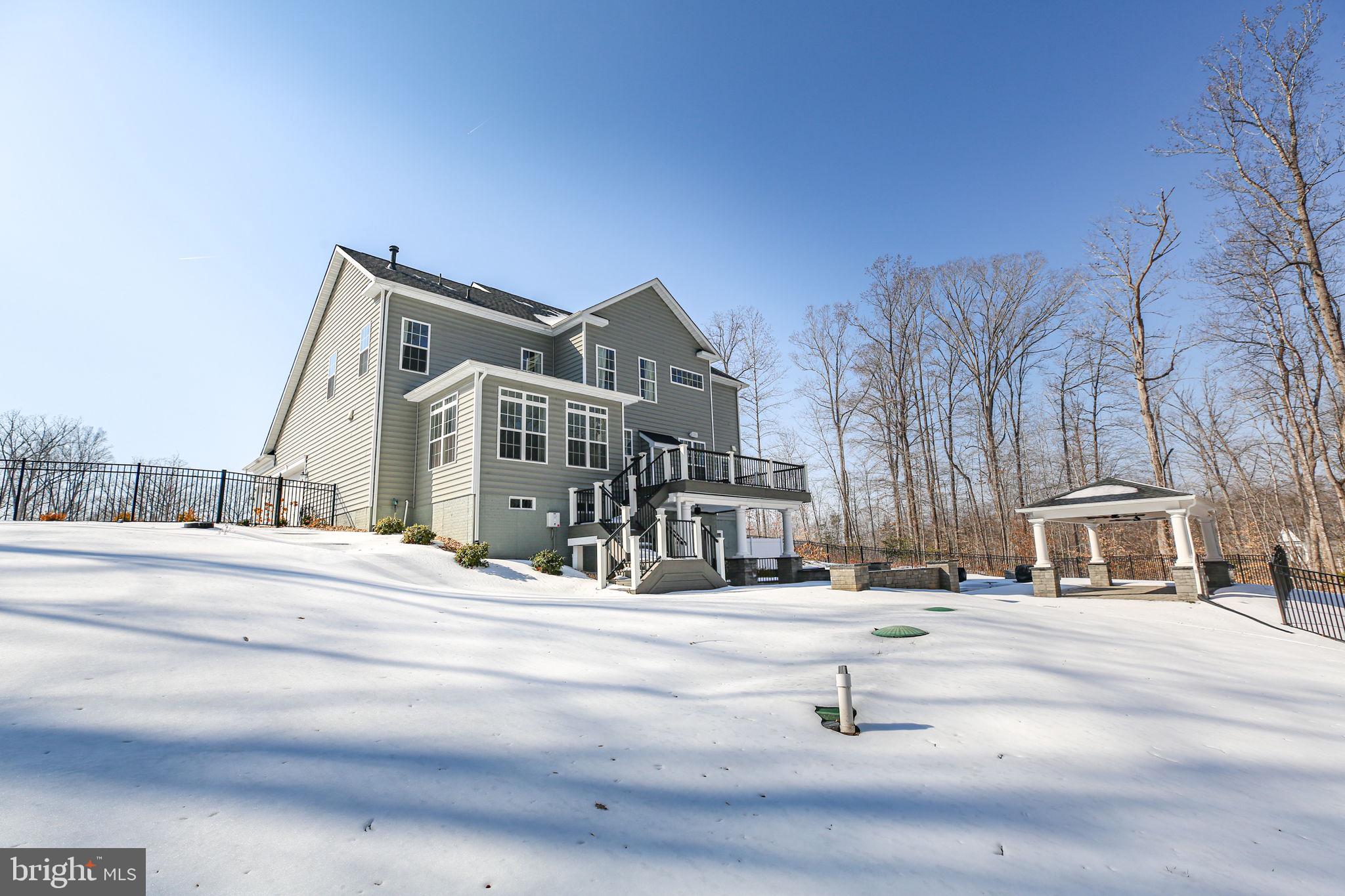 AUGUSTINE AT THE GLENS - Residential