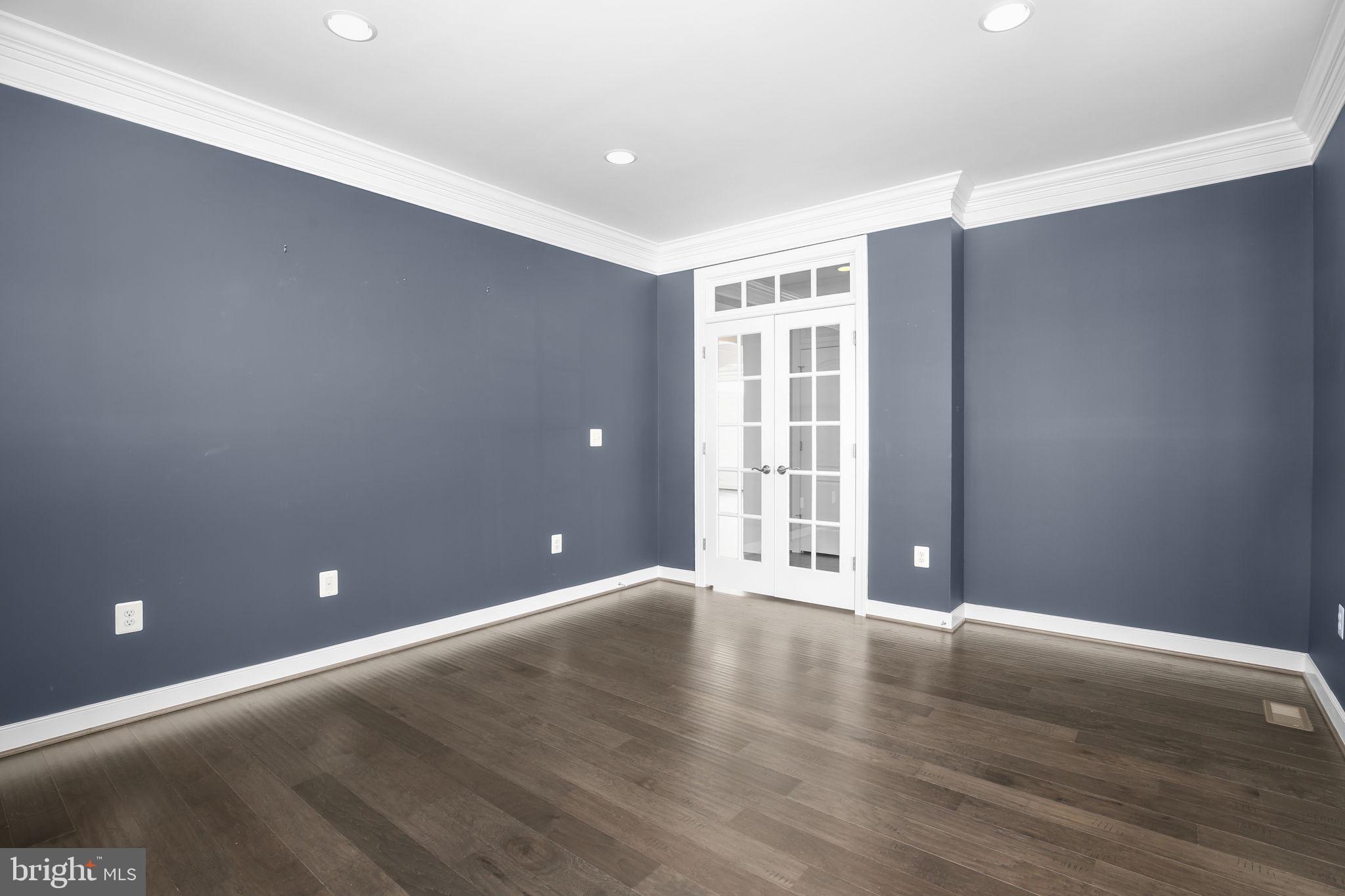 AUGUSTINE AT THE GLENS - Residential