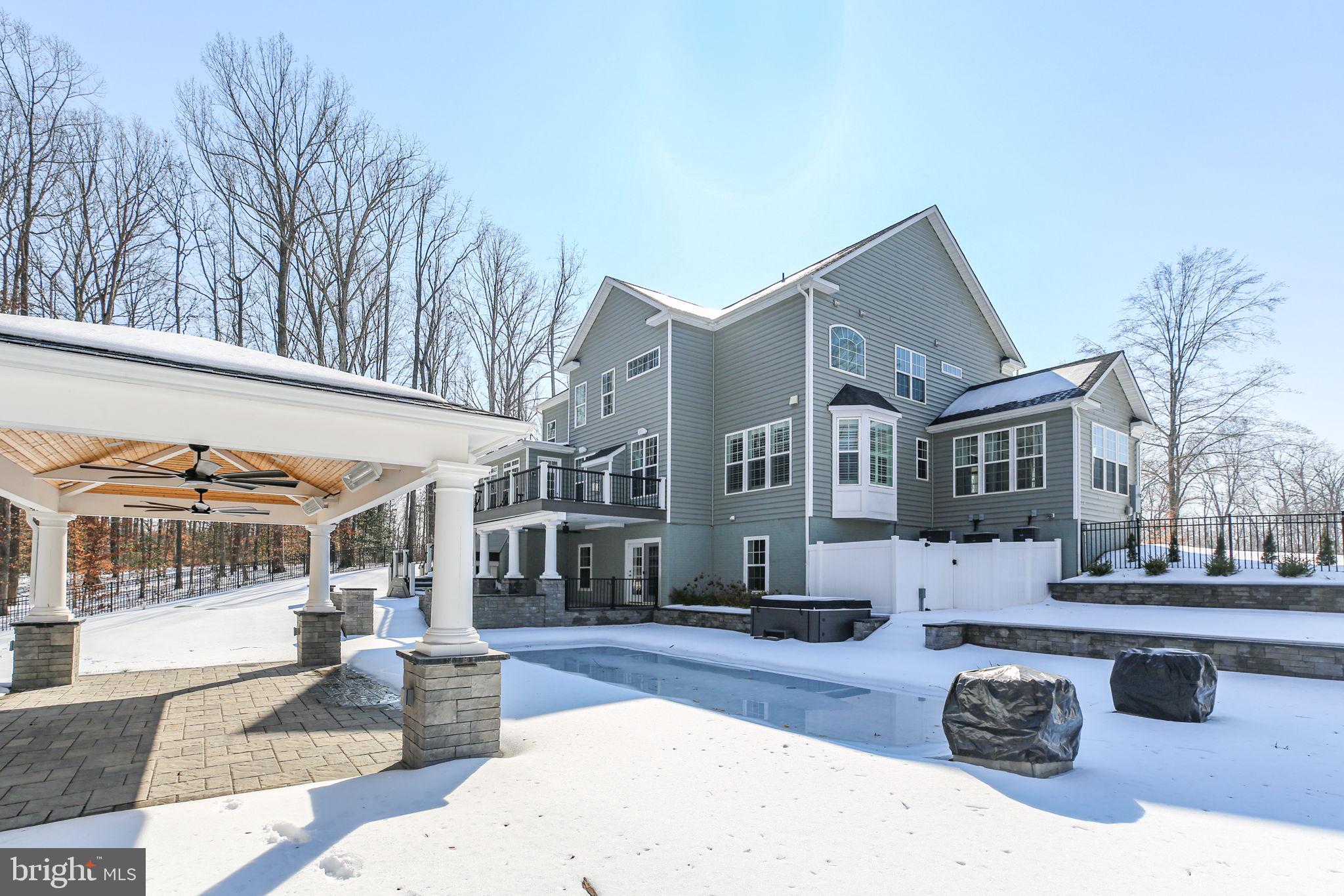 AUGUSTINE AT THE GLENS - Residential