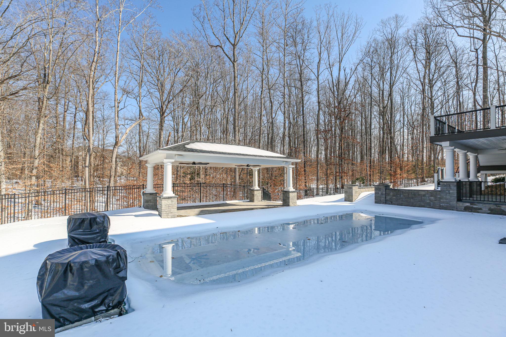 AUGUSTINE AT THE GLENS - Residential