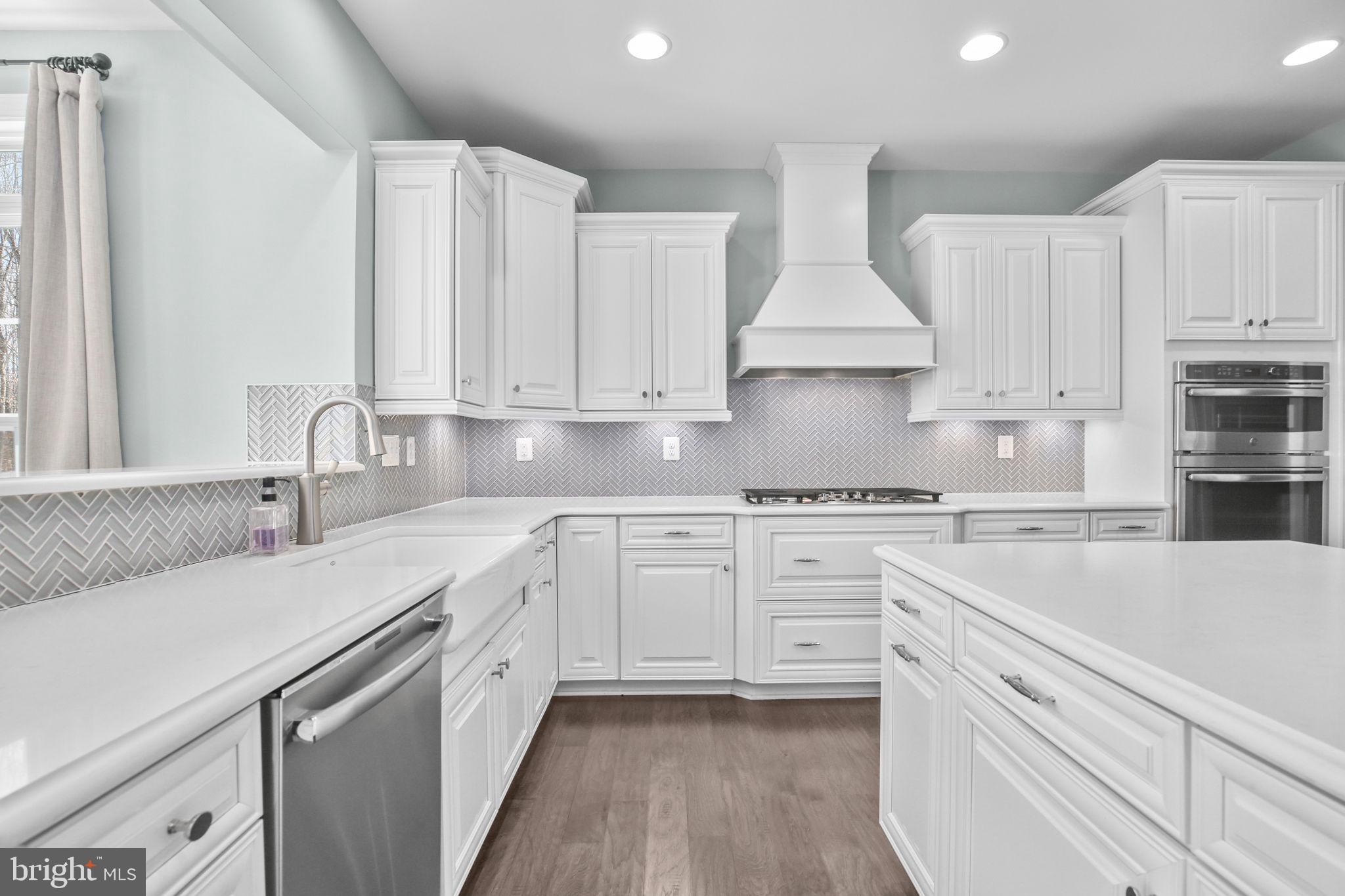 AUGUSTINE AT THE GLENS - Residential